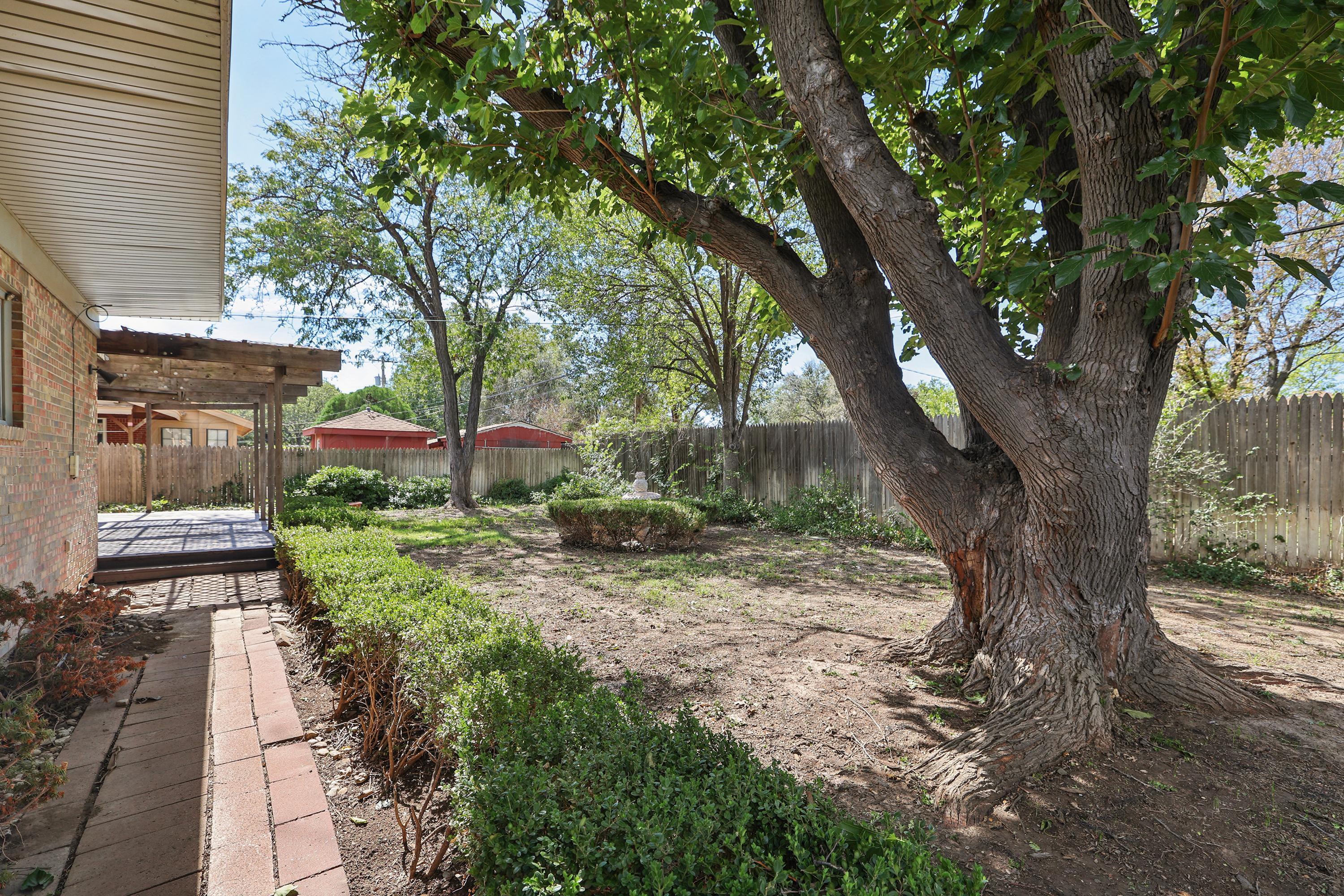 3704 Paramount Property Photo 31