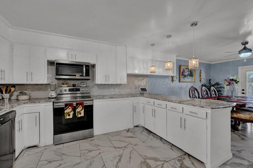 1715 Grape Lane Property Photo 4