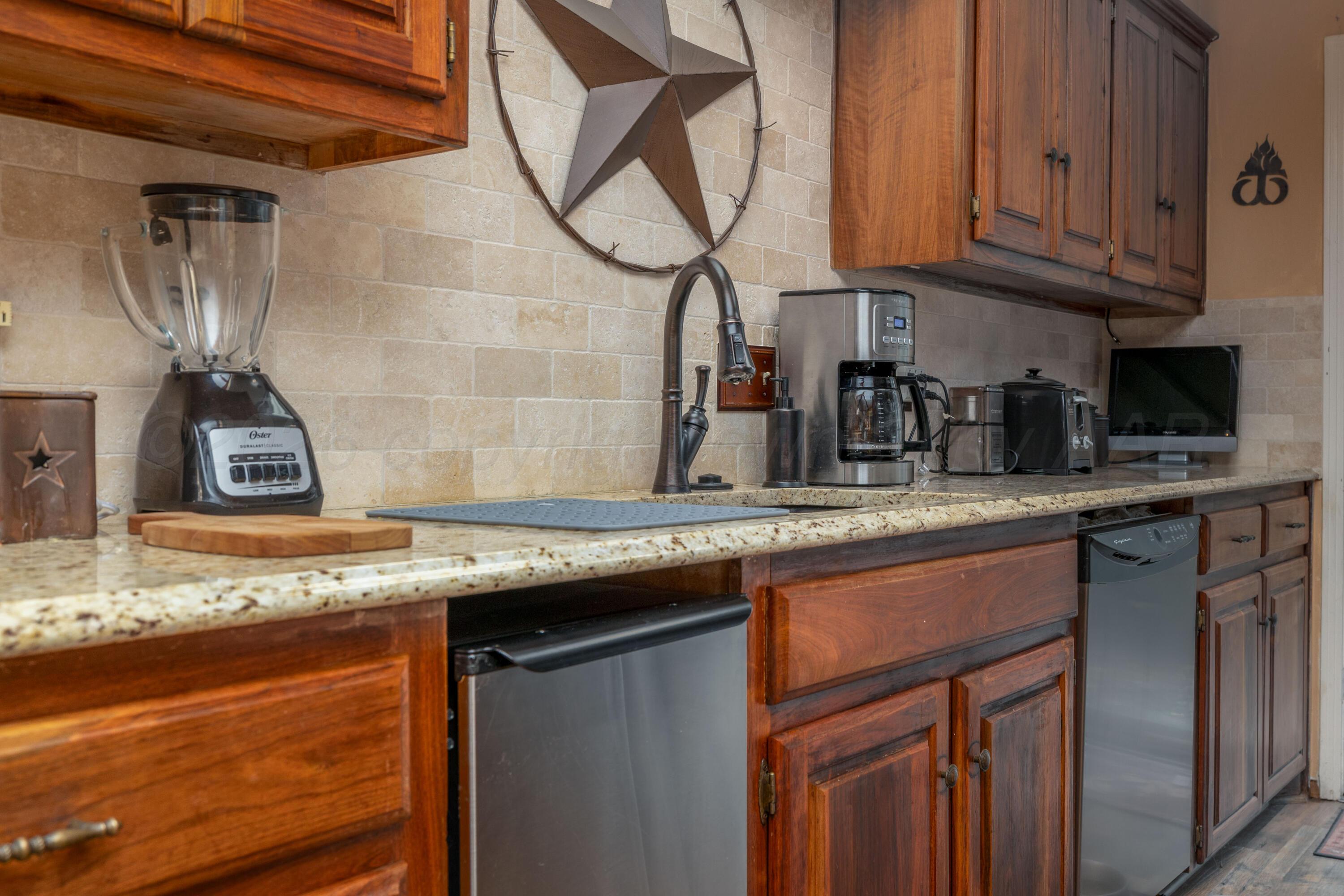 415 N Shore Drive Property Photo 18