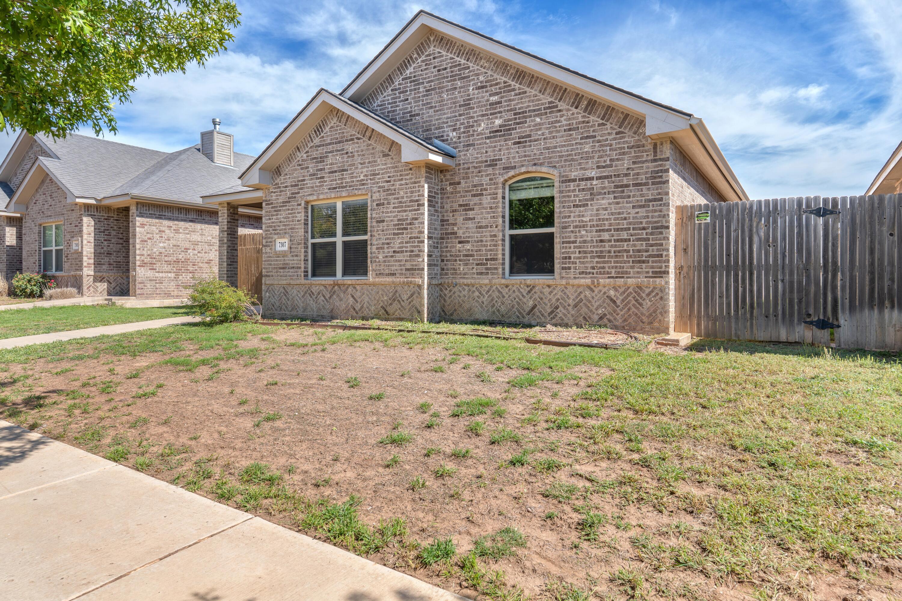 7307 Nick Street Property Photo 4