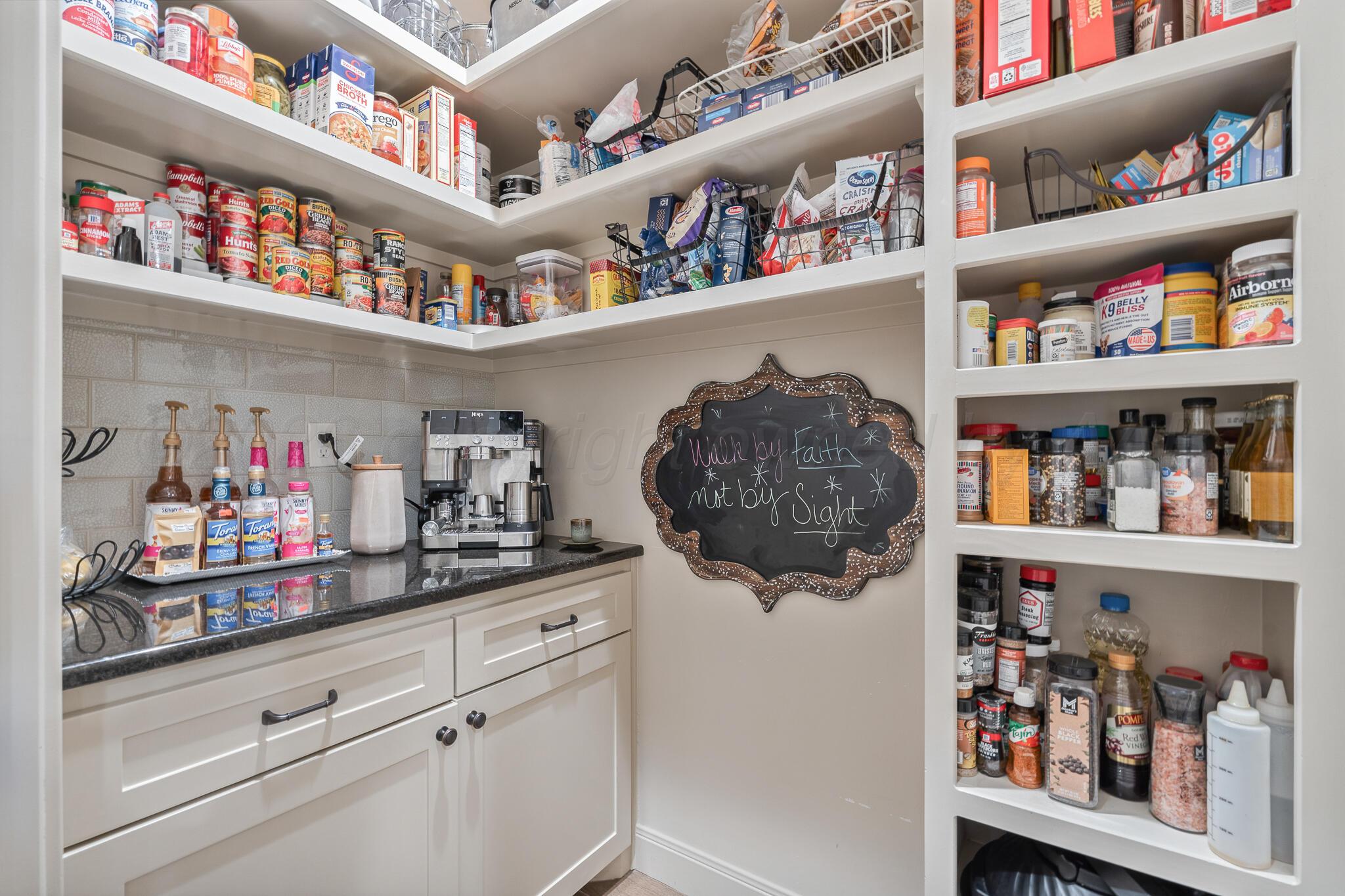 18 Backus Lane Property Photo 8