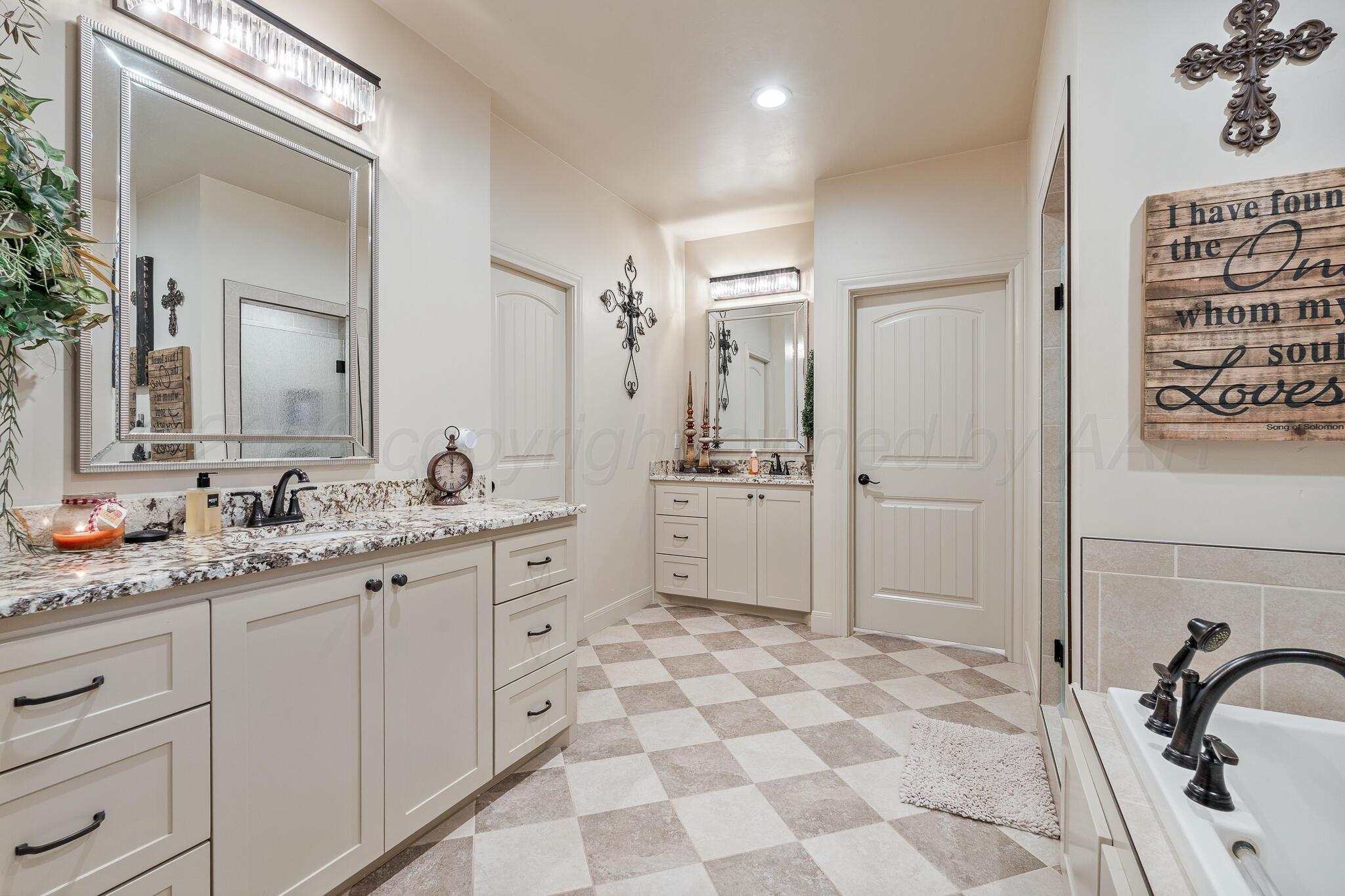 18 Backus Lane Property Photo 15