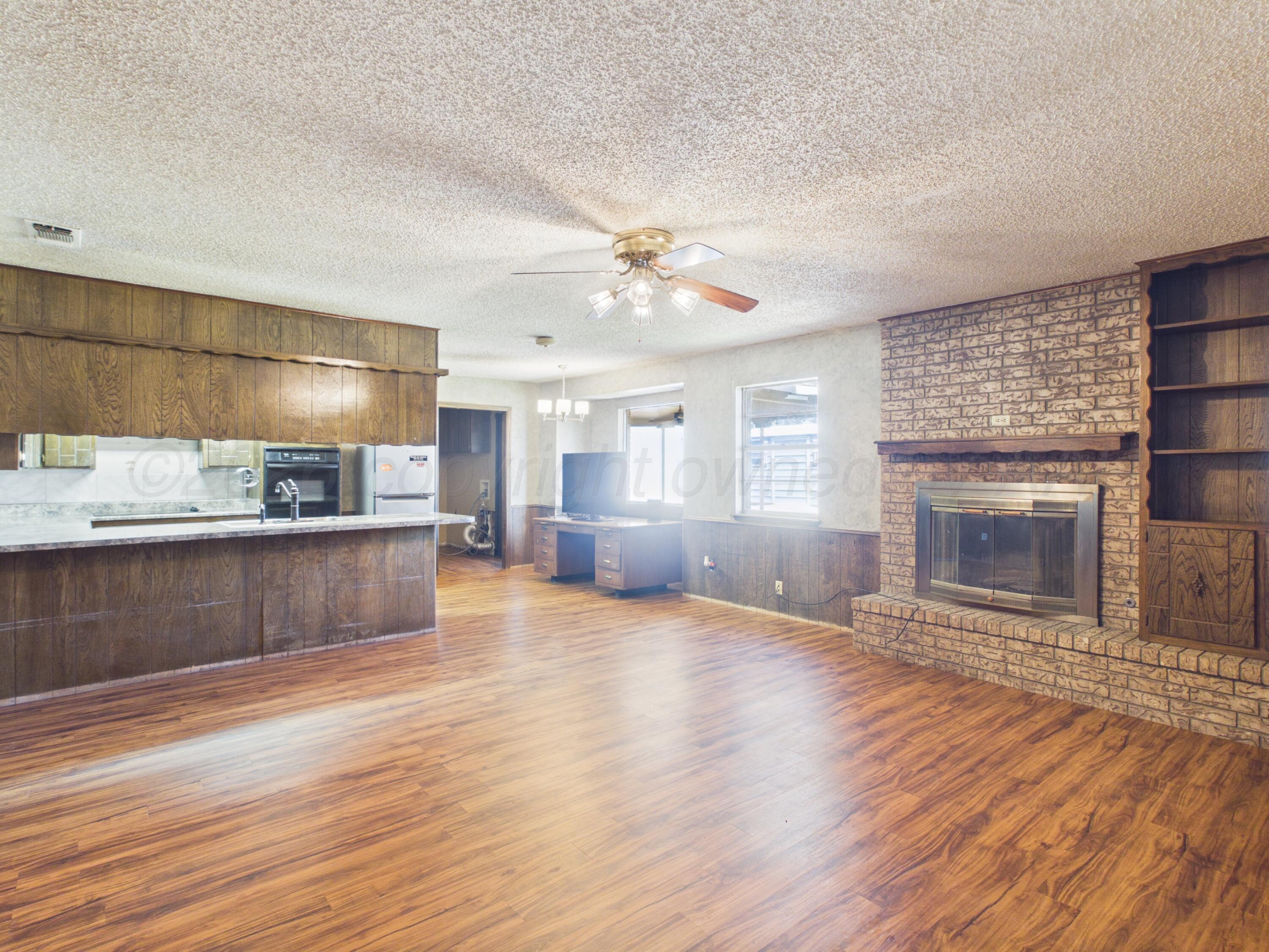 1105 Mills Avenue Property Photo 4