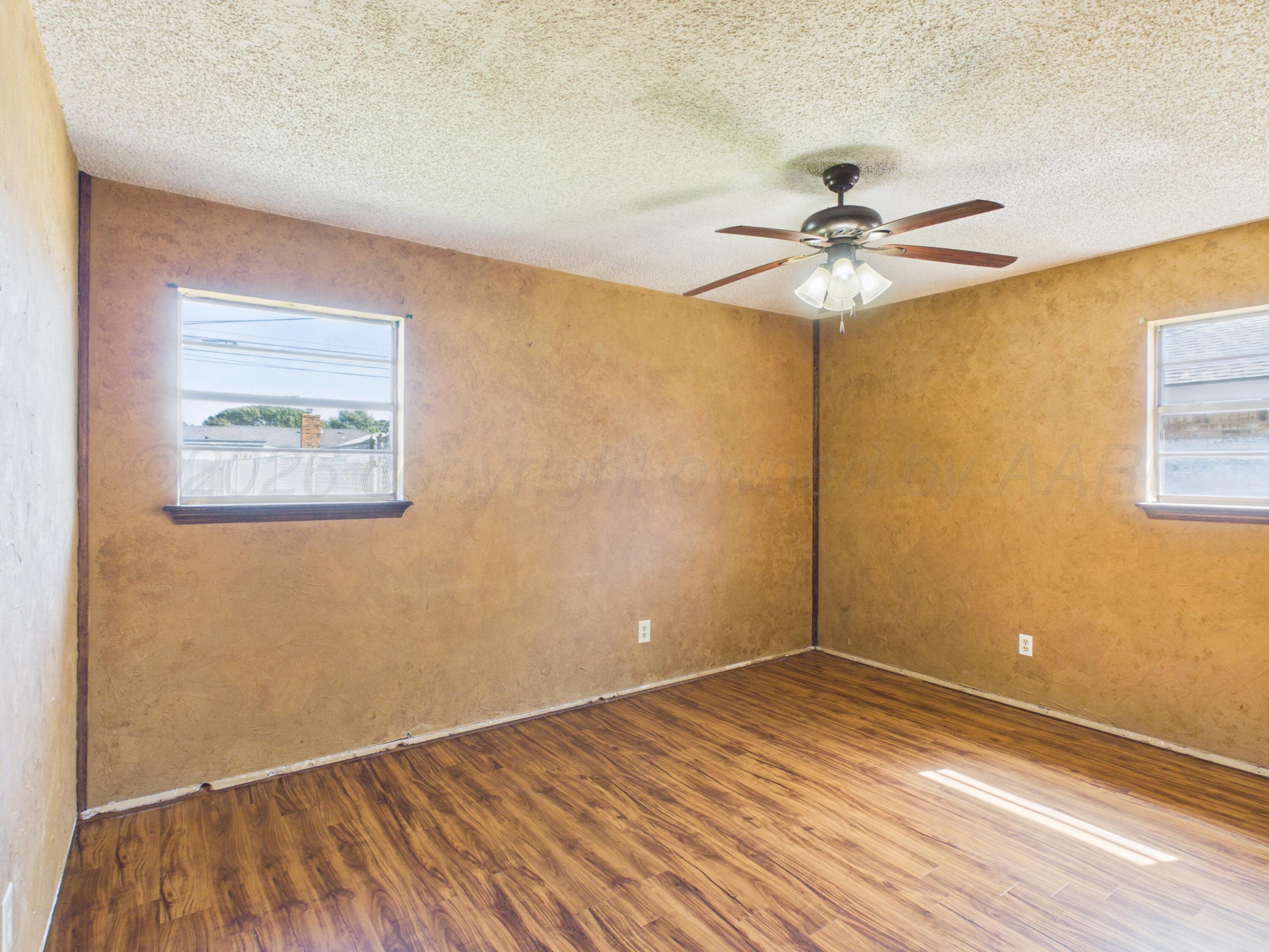 1105 Mills Avenue Property Photo 8