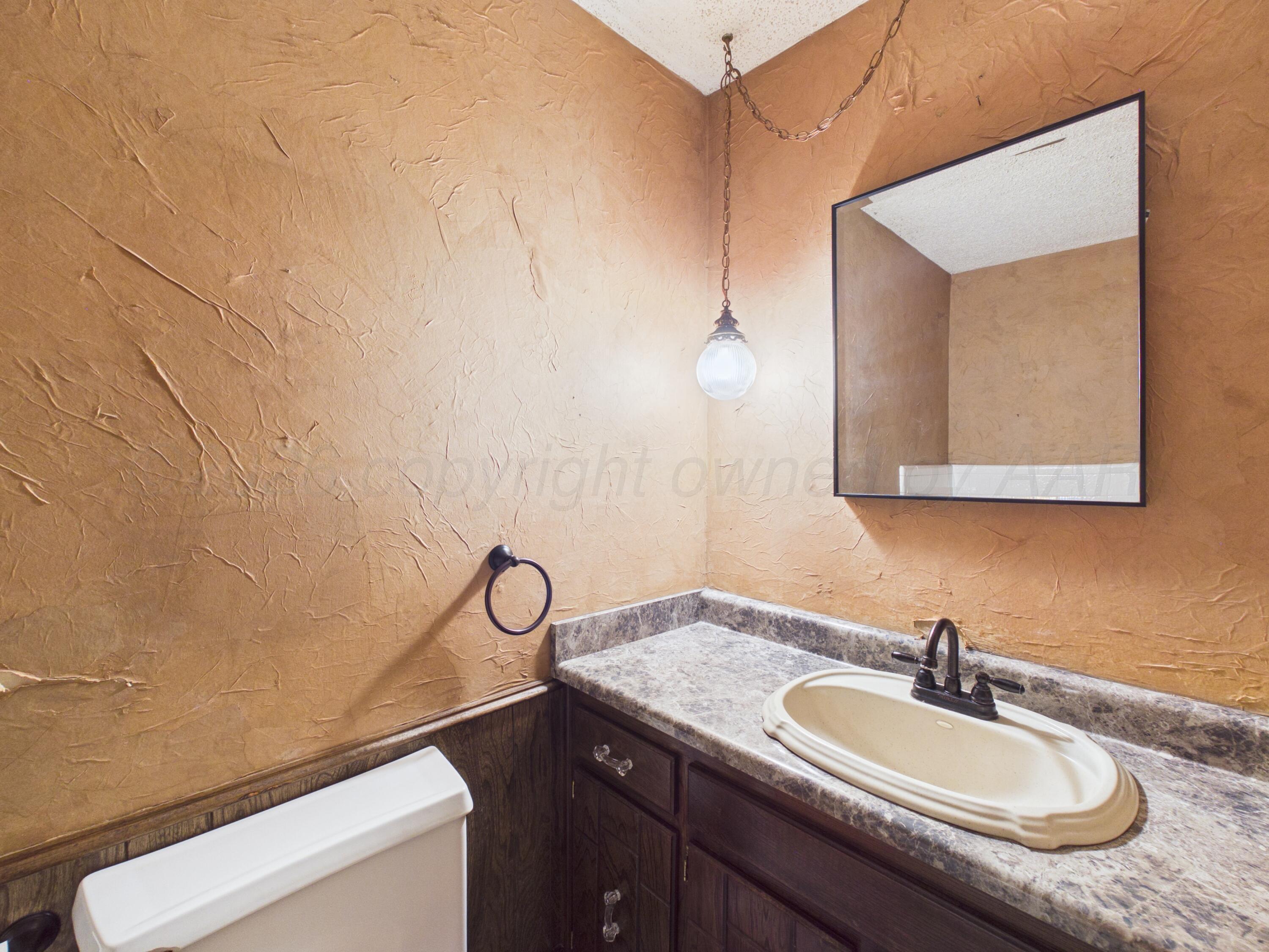 1105 Mills Avenue Property Photo 10