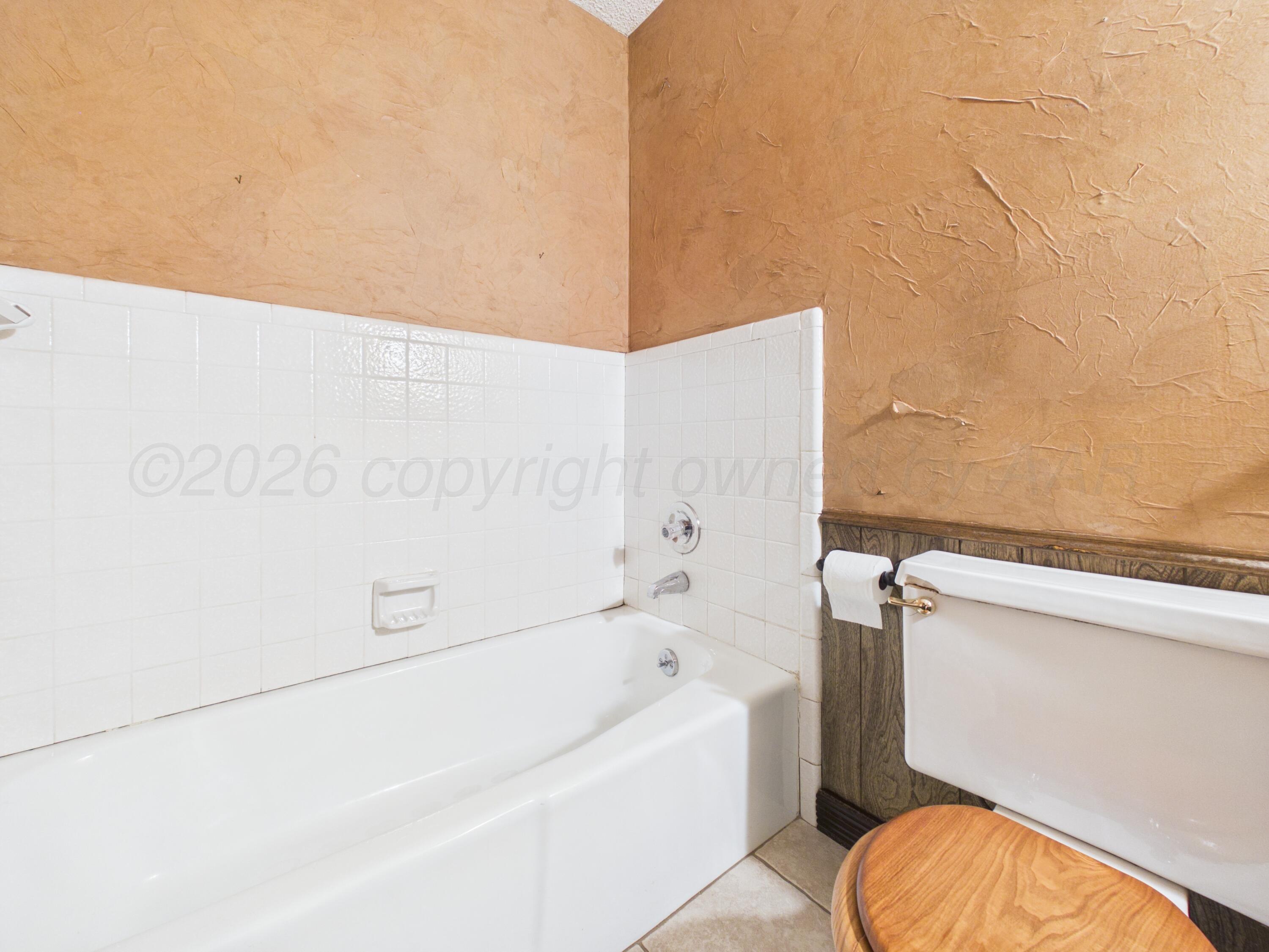 1105 Mills Avenue Property Photo 11