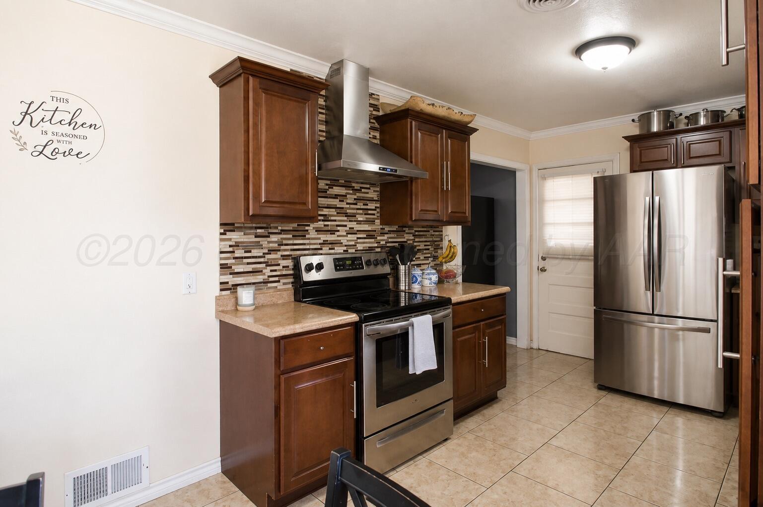 413 Star Street Property Photo 5