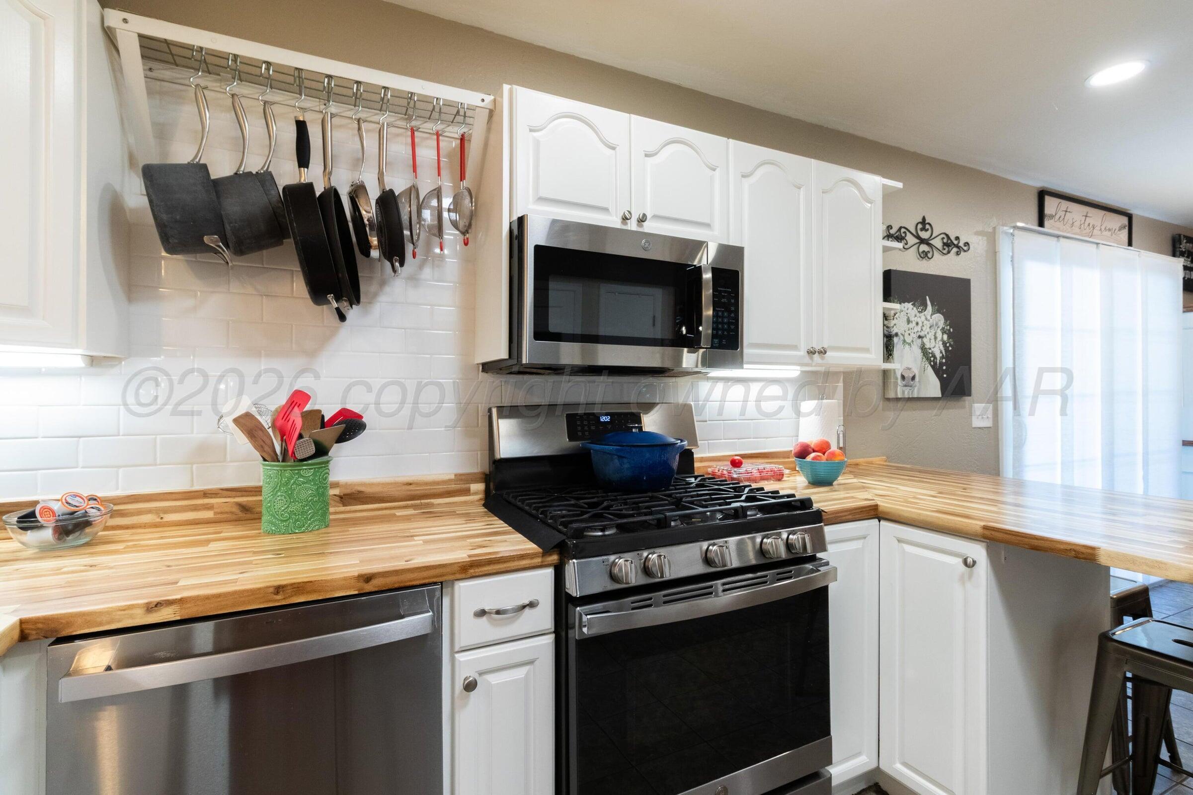 1025 Sunrise Property Photo 2