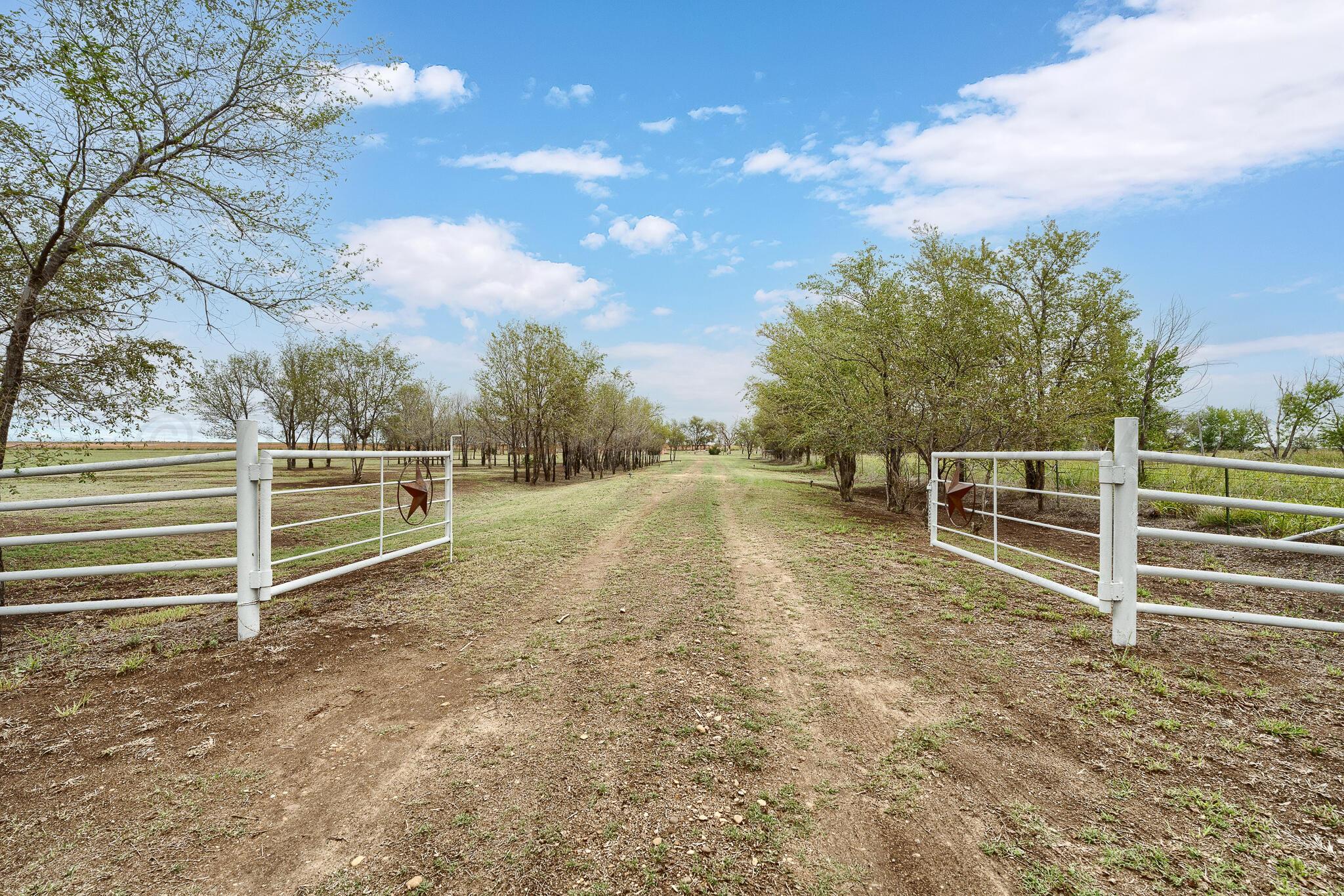 2675 County Road Ll Property Photo 3