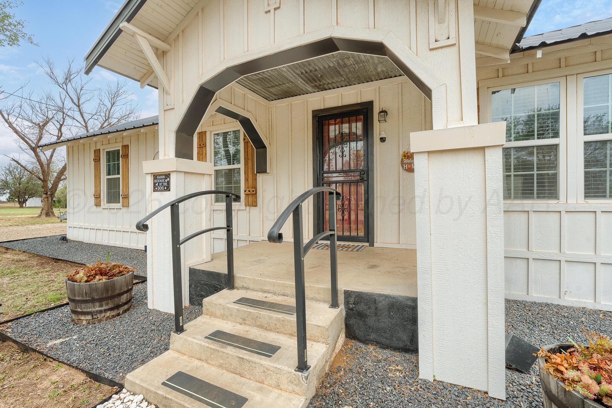 2675 County Road Ll Property Photo 5
