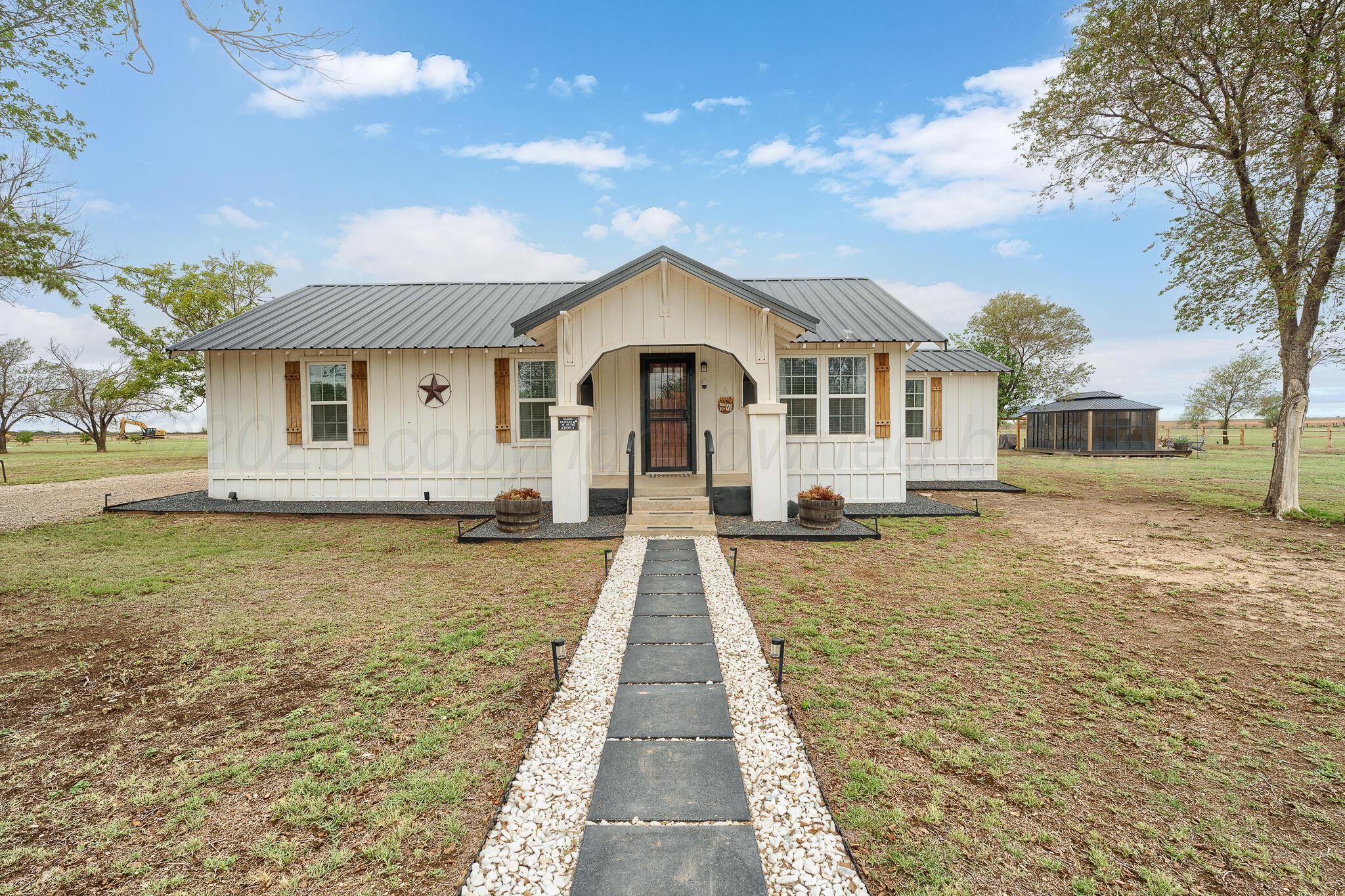 2675 County Road Ll Property Photo 8