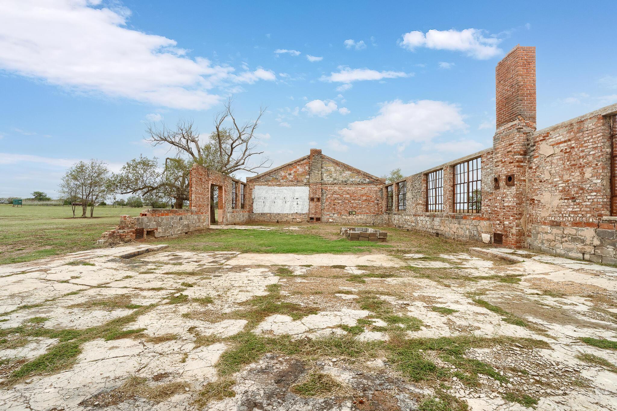2675 County Road Ll Property Photo 34
