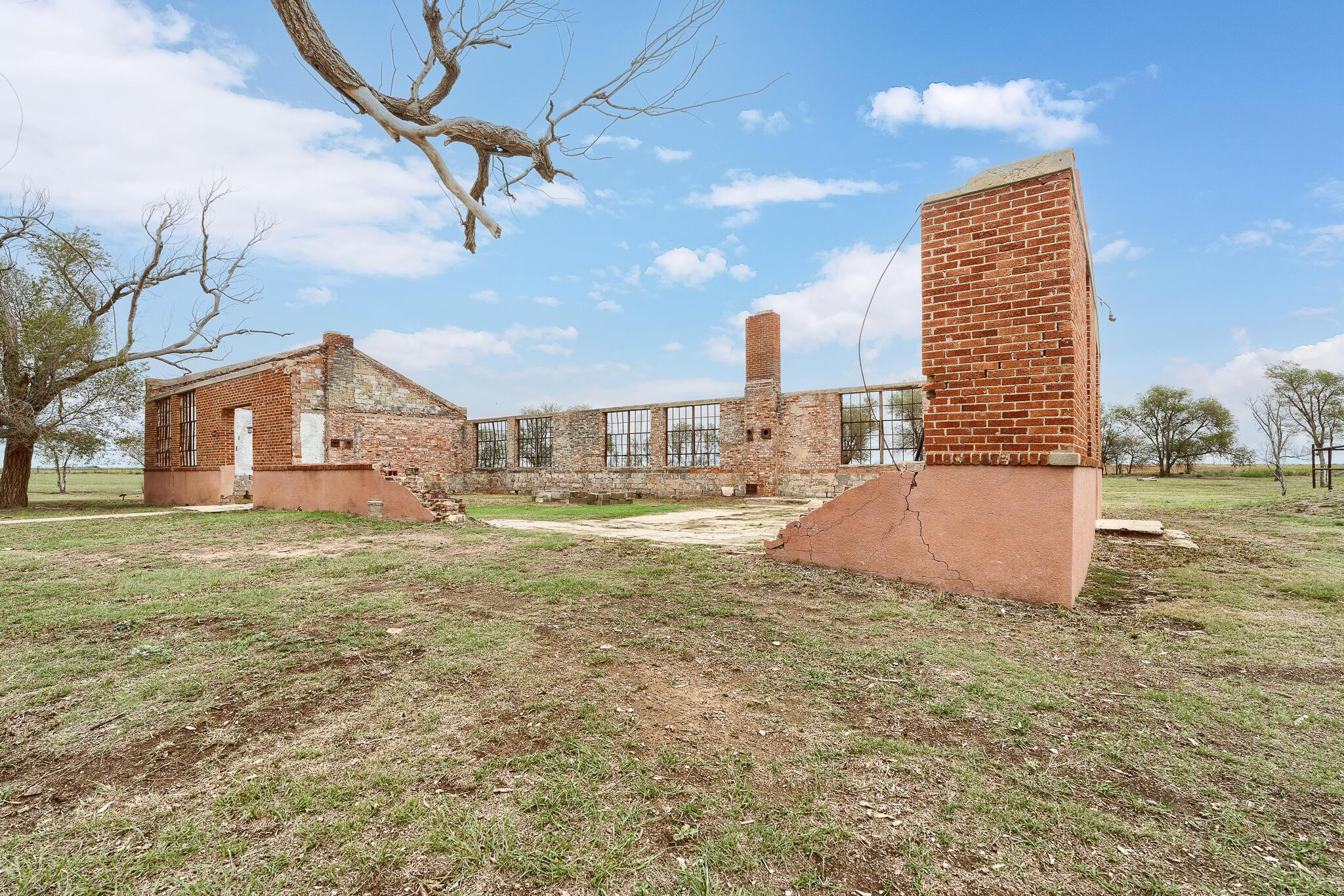 2675 County Road Ll Property Photo 35