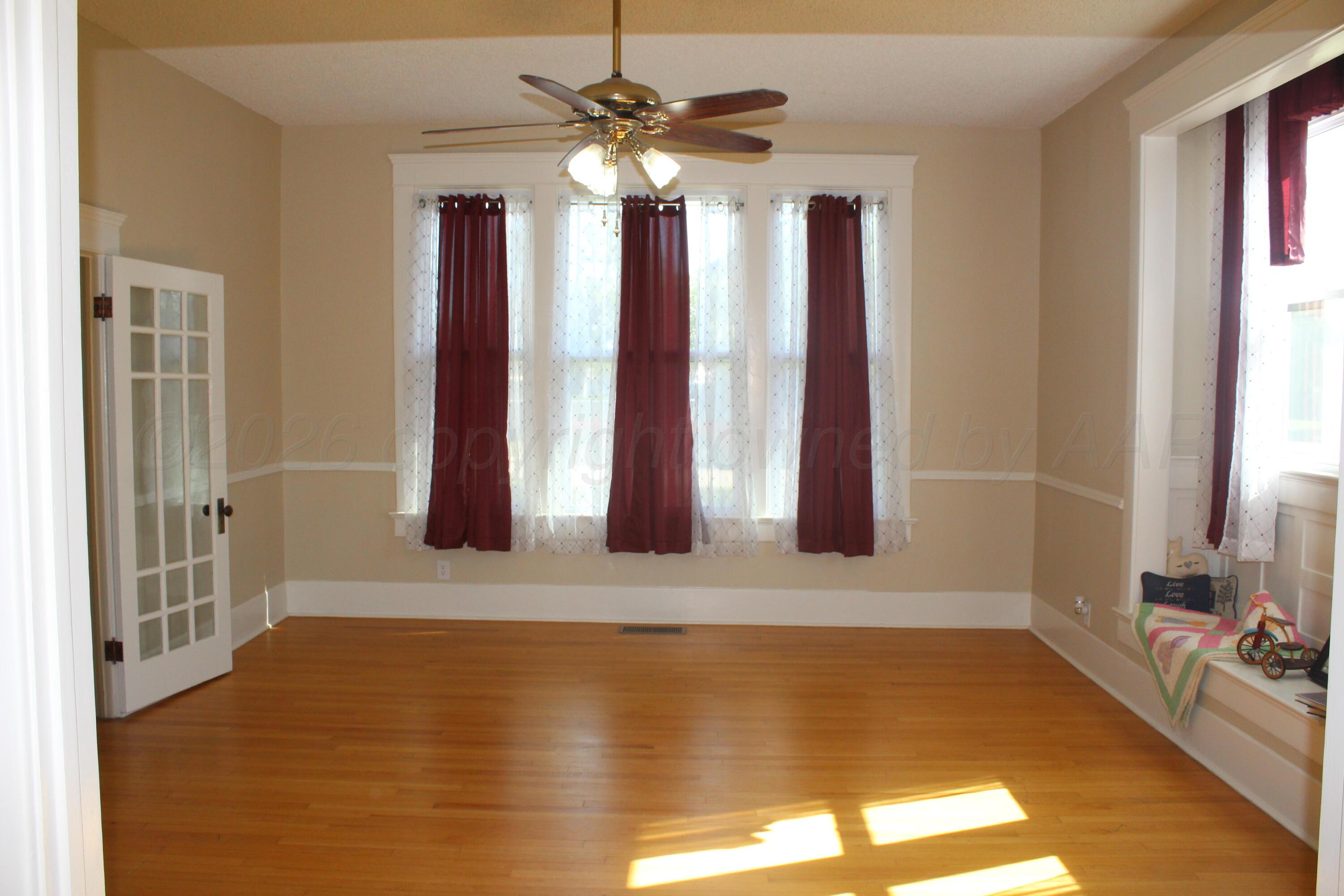 603 E 5th Street Property Photo 5