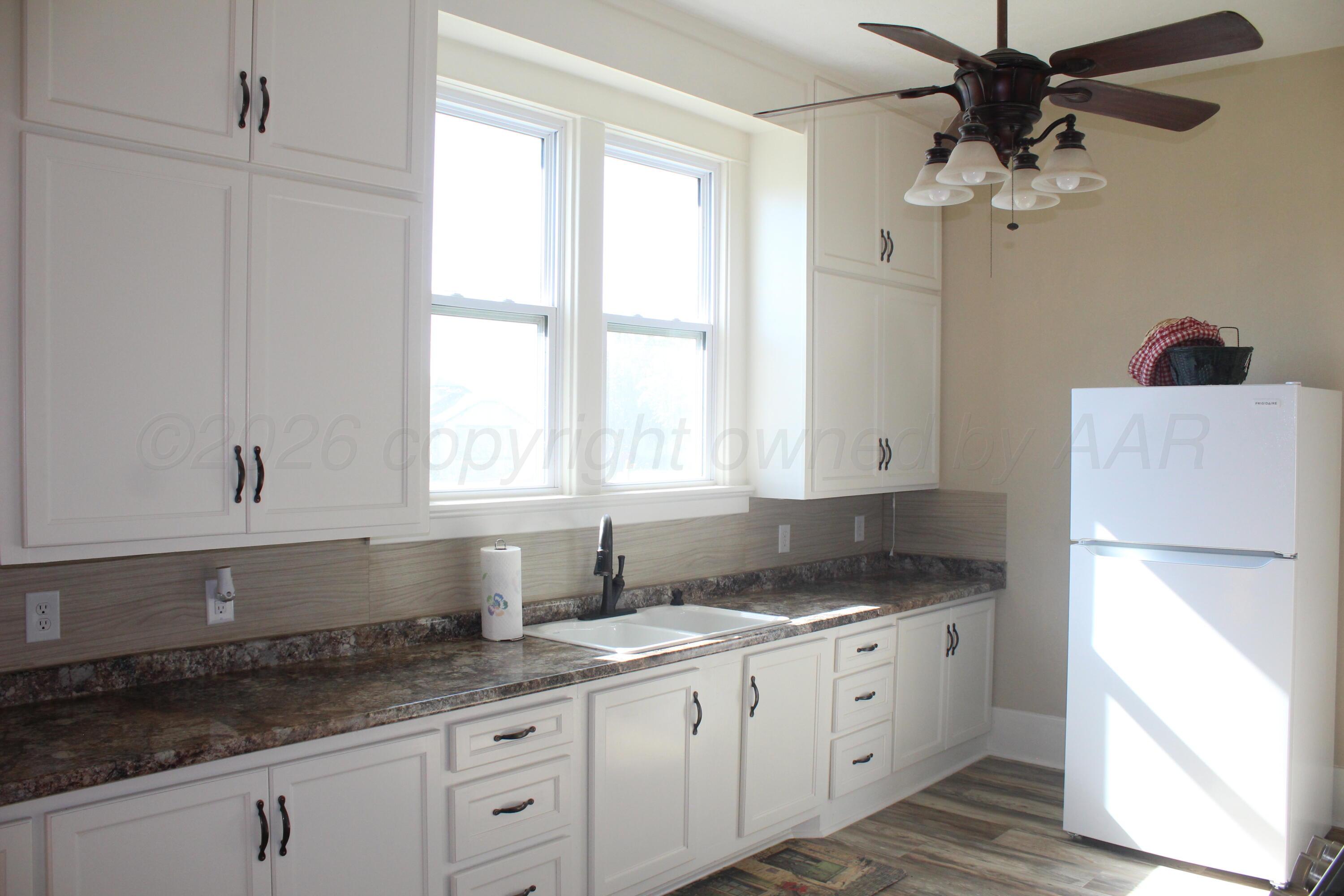 603 E 5th Street Property Photo 13
