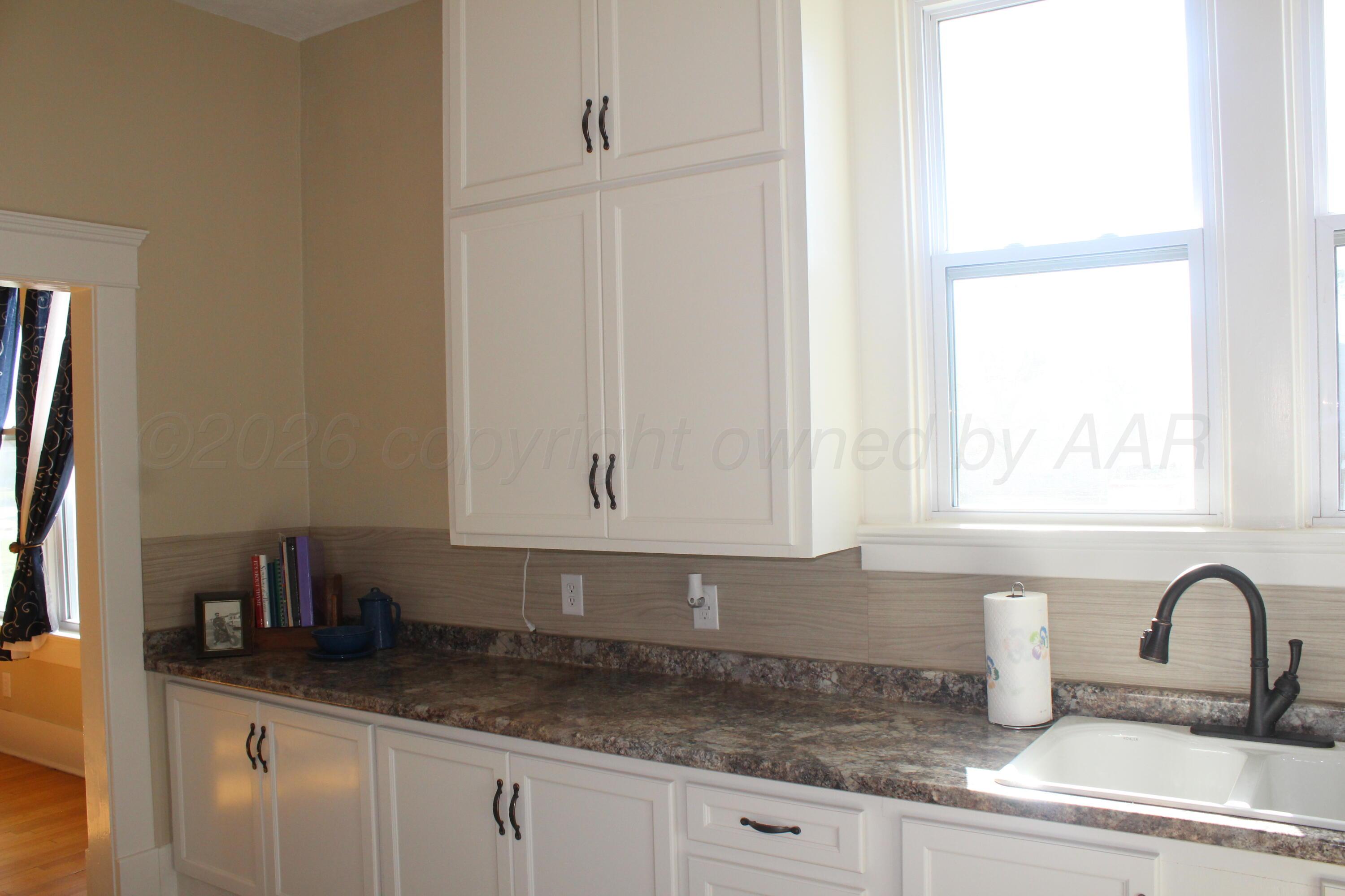 603 E 5th Street Property Photo 14
