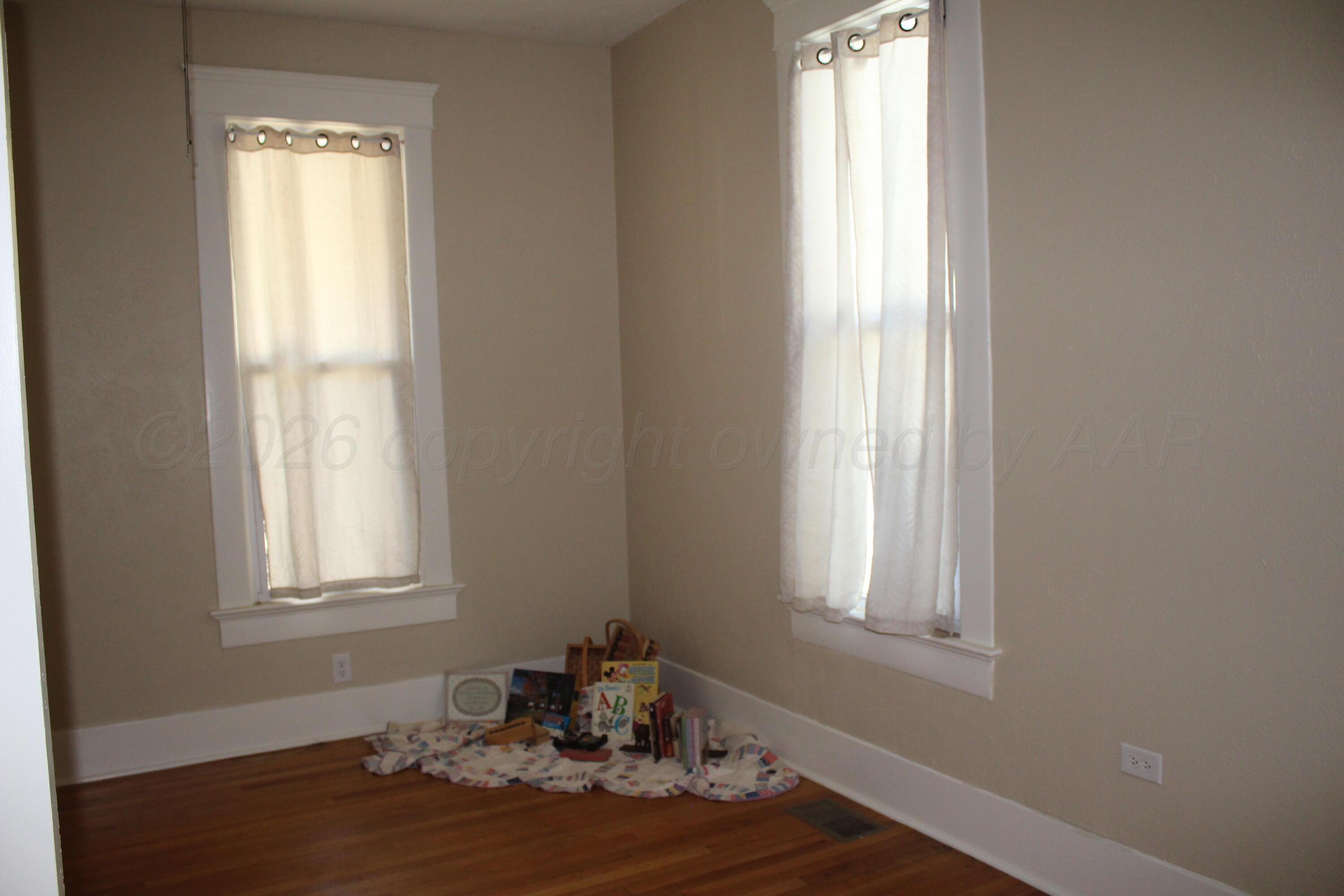 603 E 5th Street Property Photo 17