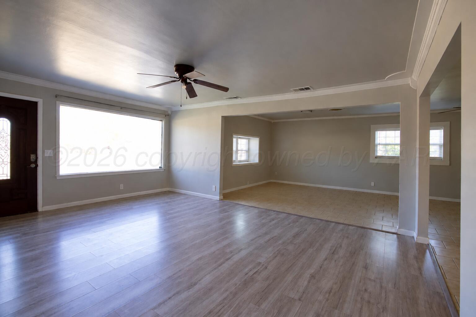 913 E 8th Street Property Photo 4