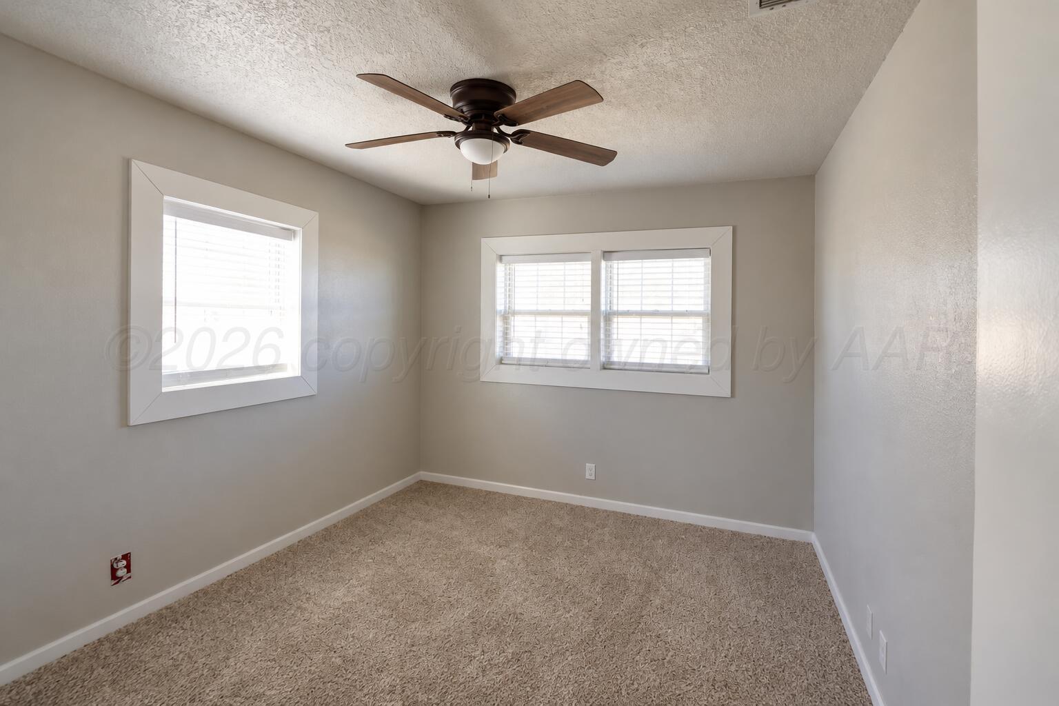 913 E 8th Street Property Photo 12