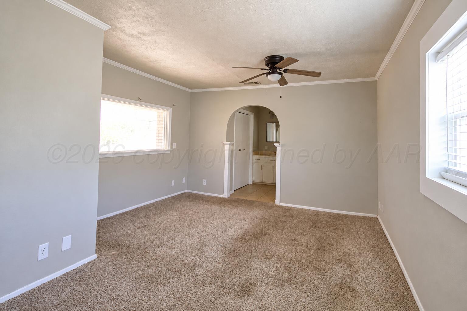913 E 8th Street Property Photo 14