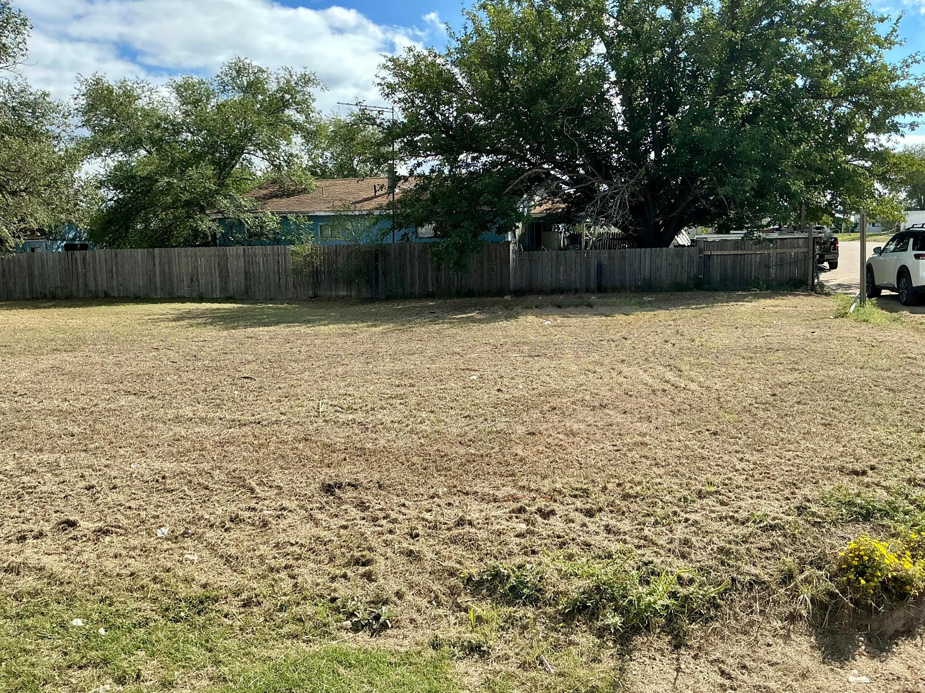 S Williams Avenue Property Photo 2
