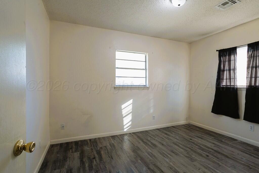 215 Goodnight Street Property Photo 9