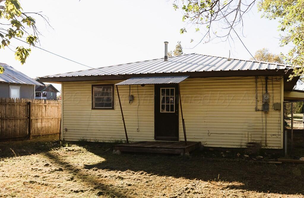 215 Goodnight Street Property Photo 13