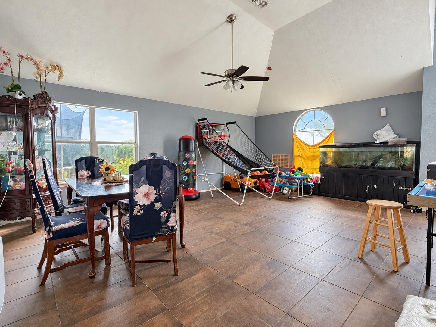 1000 Pikes Peak Drive Property Photo 9