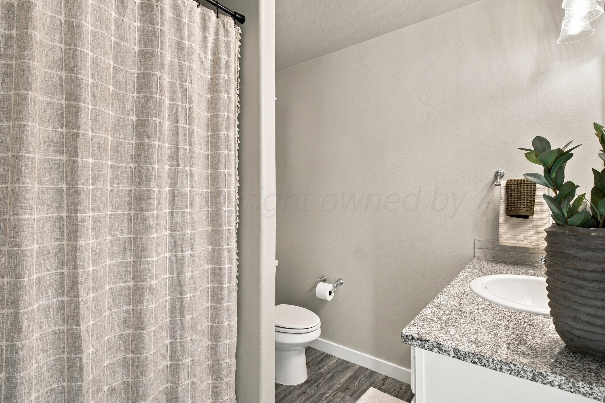 6909 Athens Street Property Photo 13