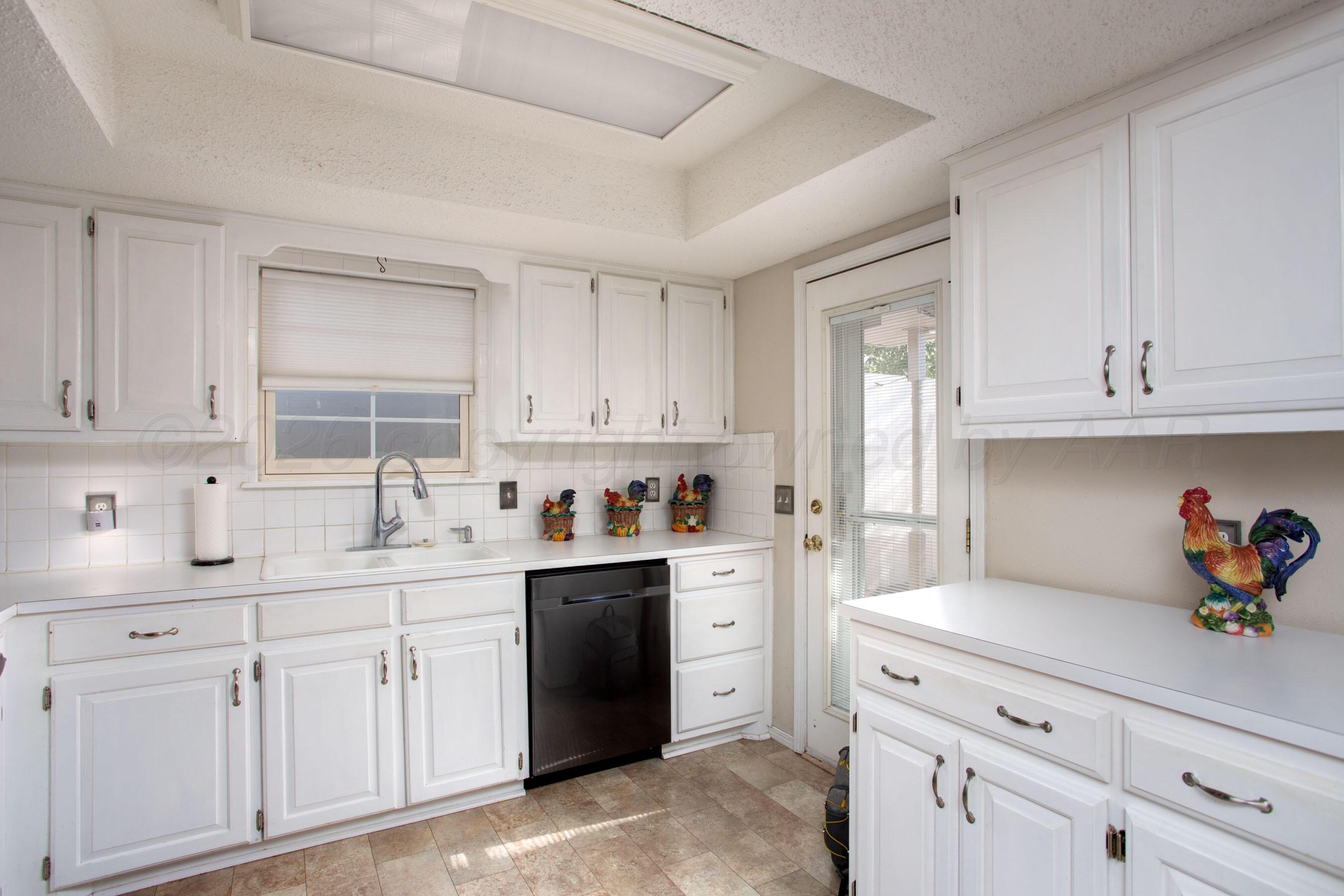 1100 Montclair Drive Property Photo 4