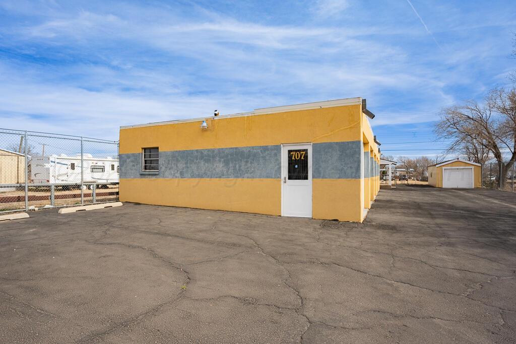 707 S Arthur Street Property Photo 3