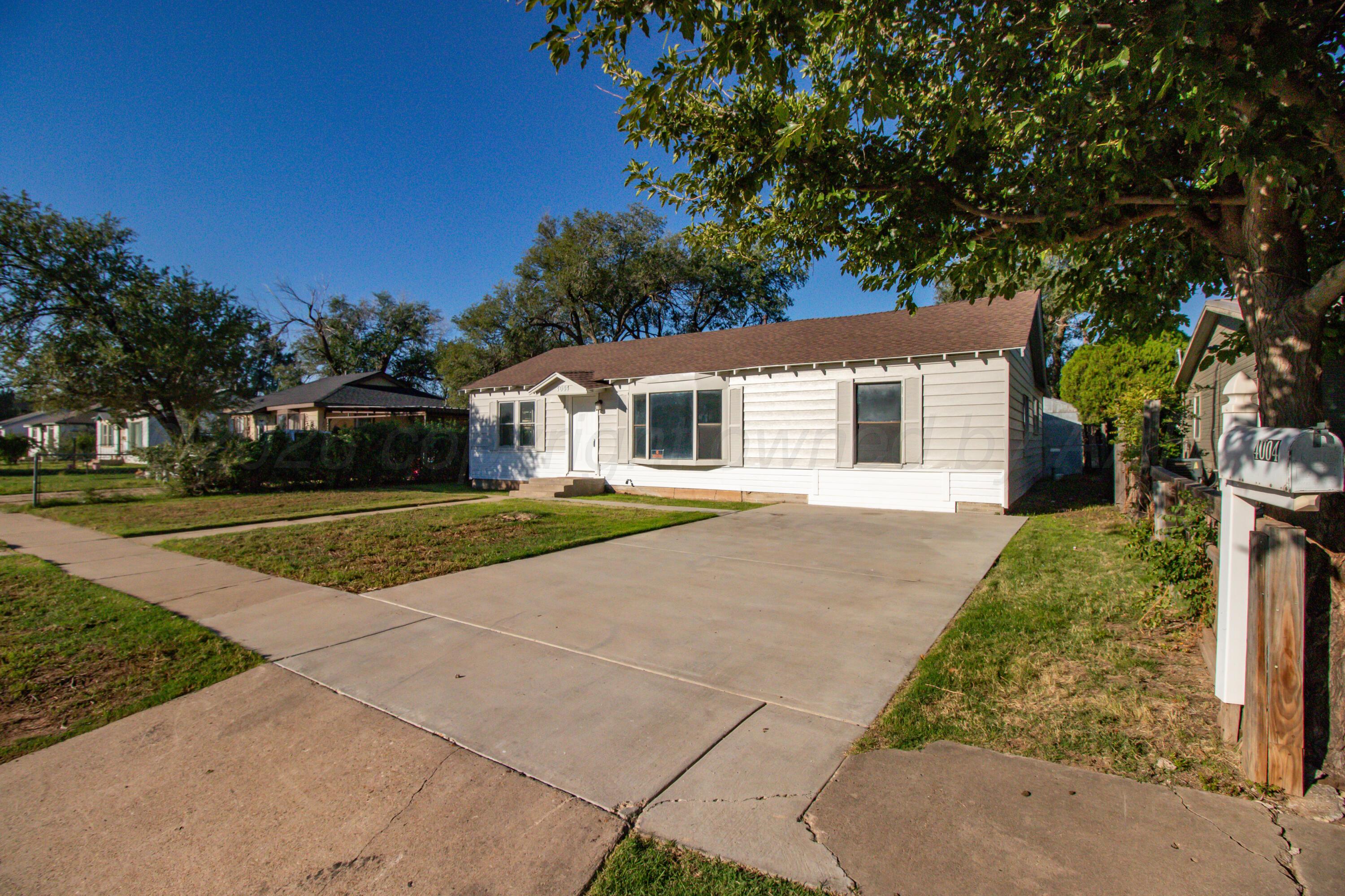 4004 S Hughes Street Property Photo 2