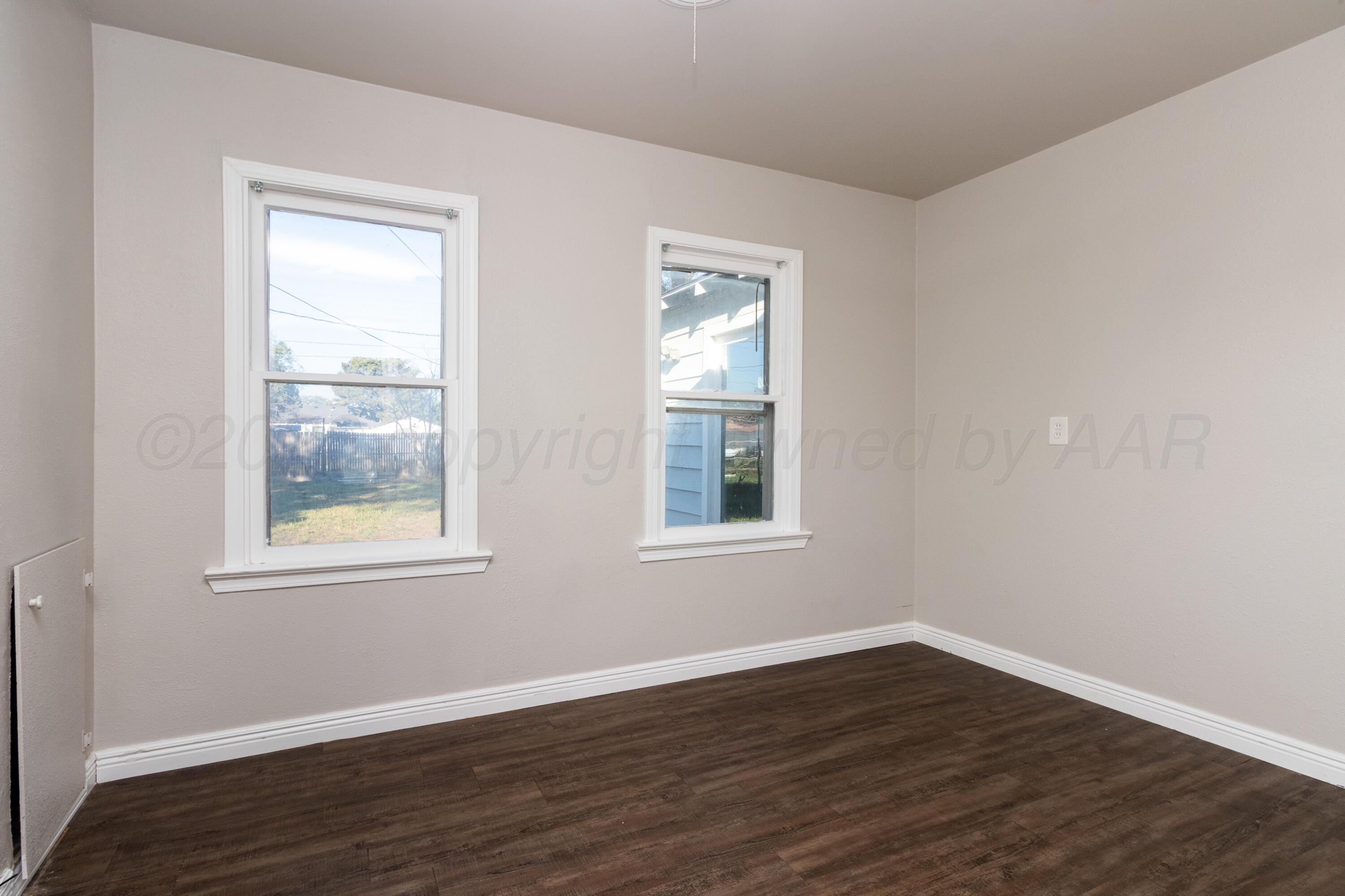 4004 S Hughes Street Property Photo 7