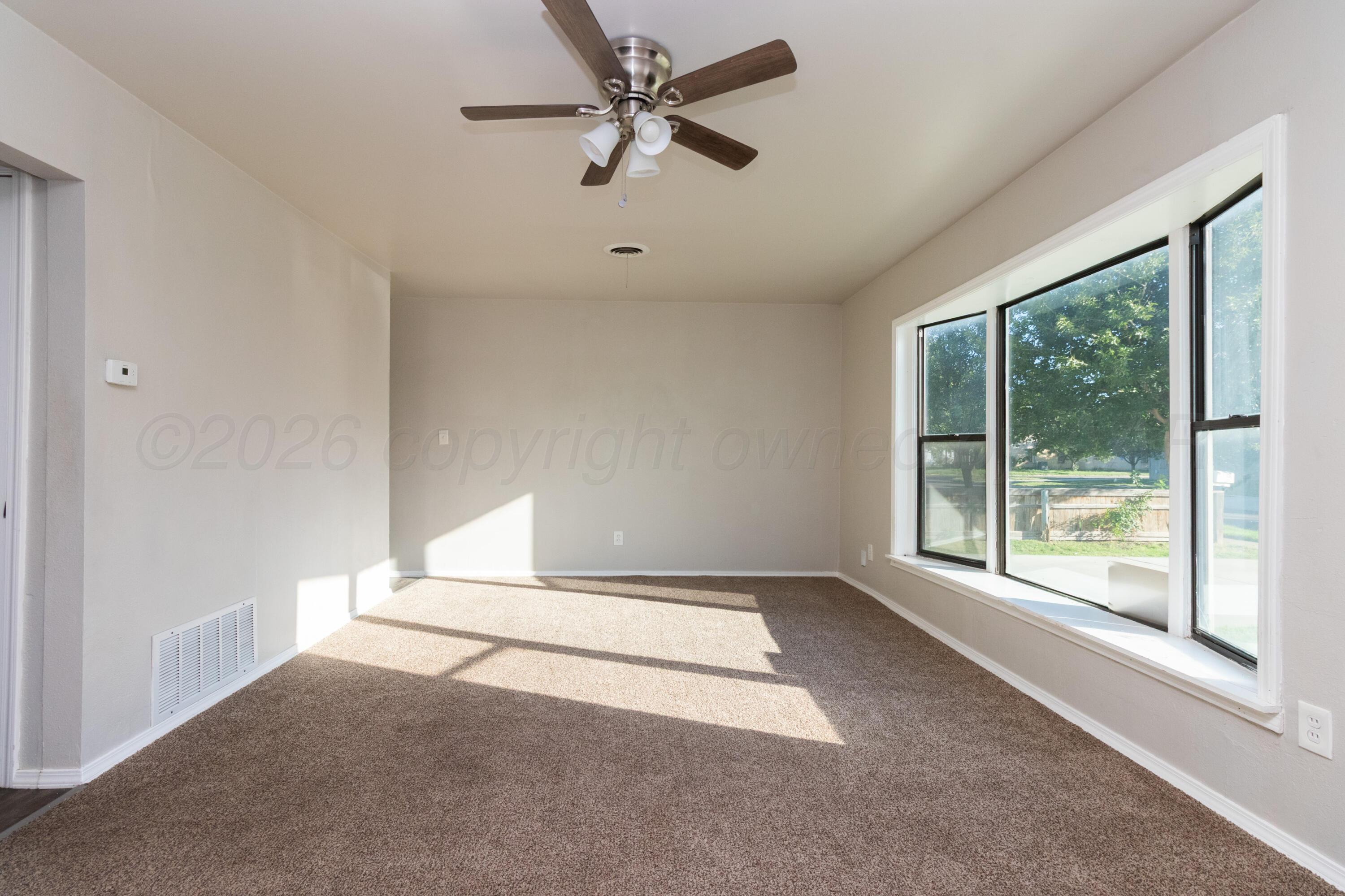 4004 S Hughes Street Property Photo 9