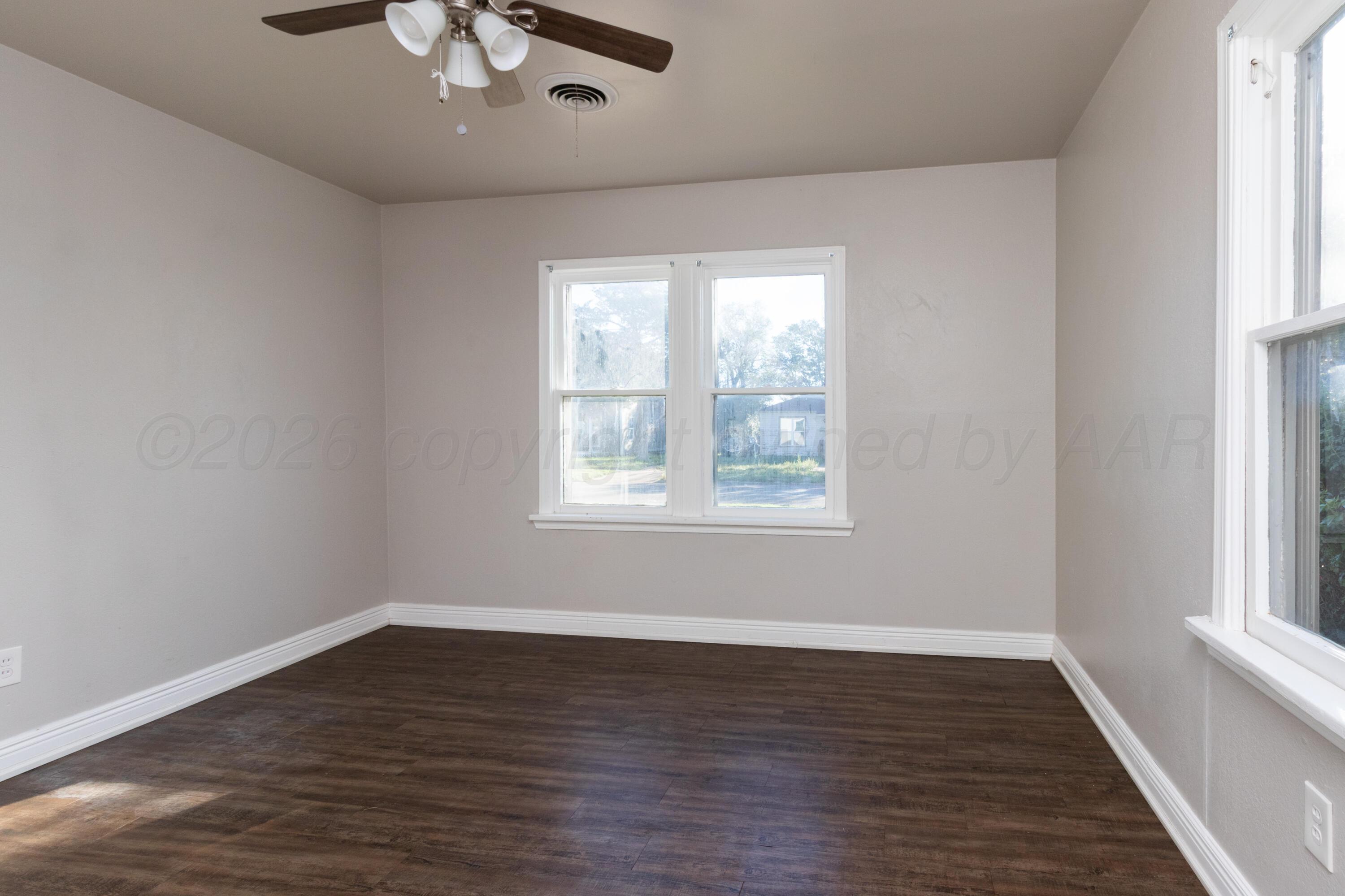4004 S Hughes Street Property Photo 16