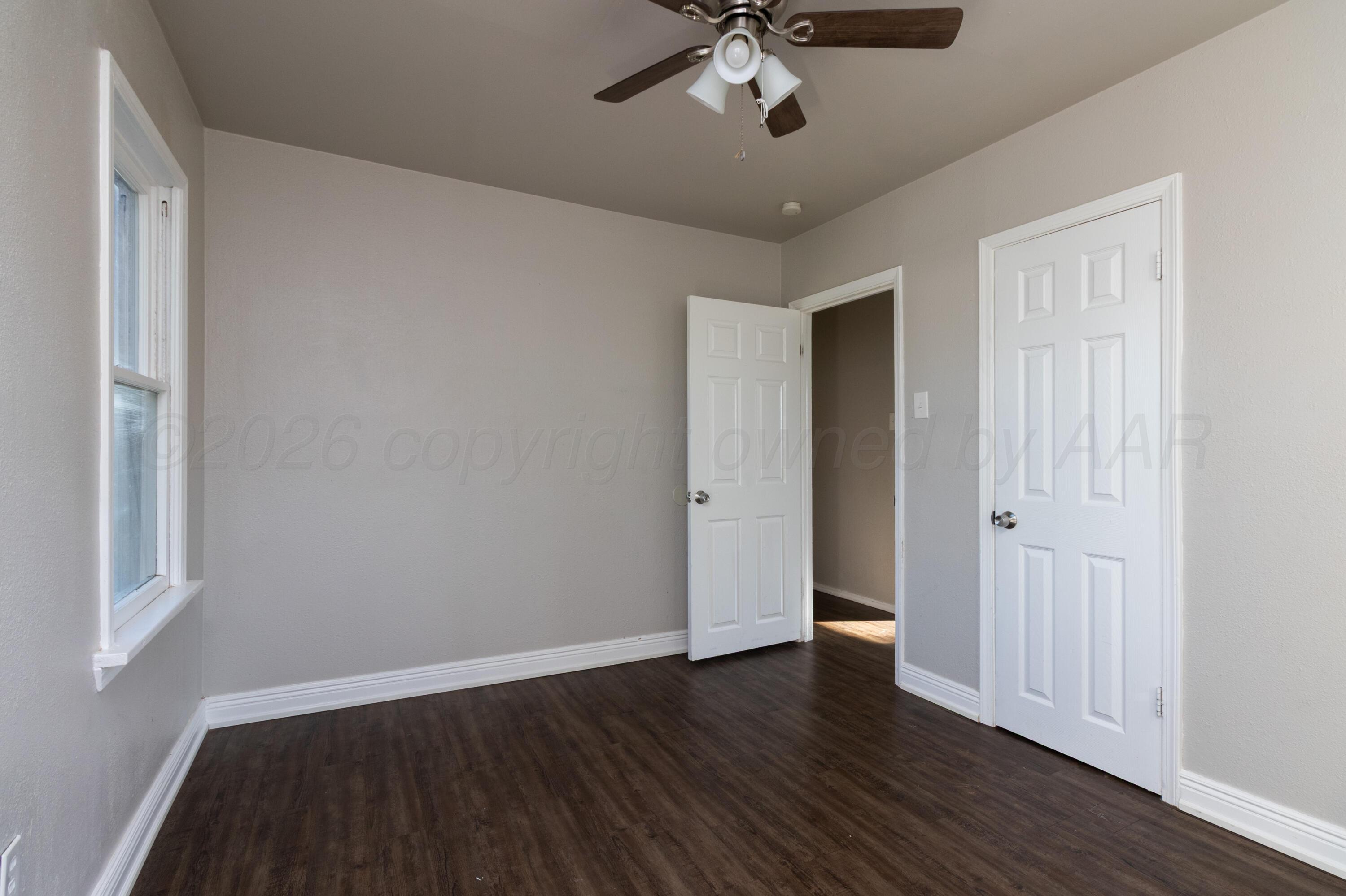4004 S Hughes Street Property Photo 18