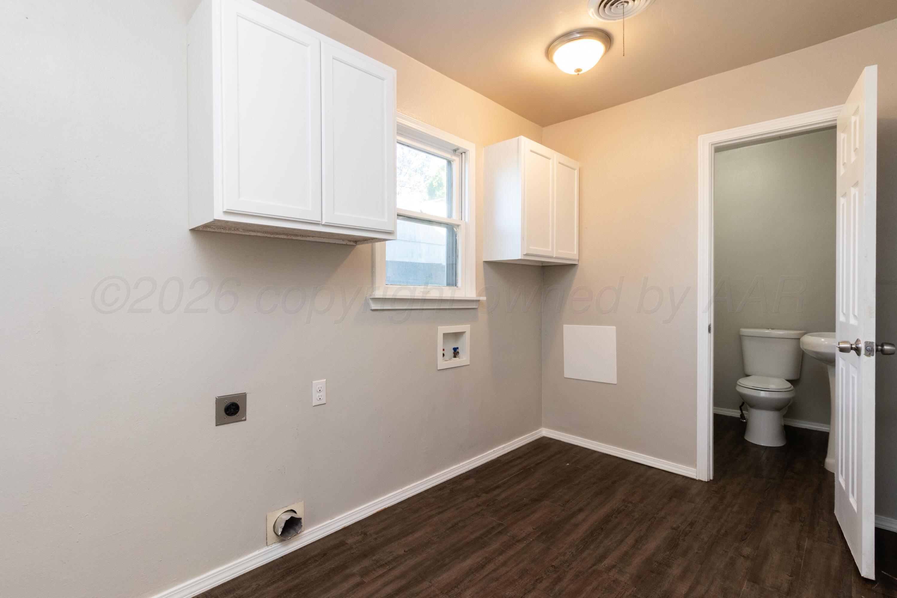 4004 S Hughes Street Property Photo 19