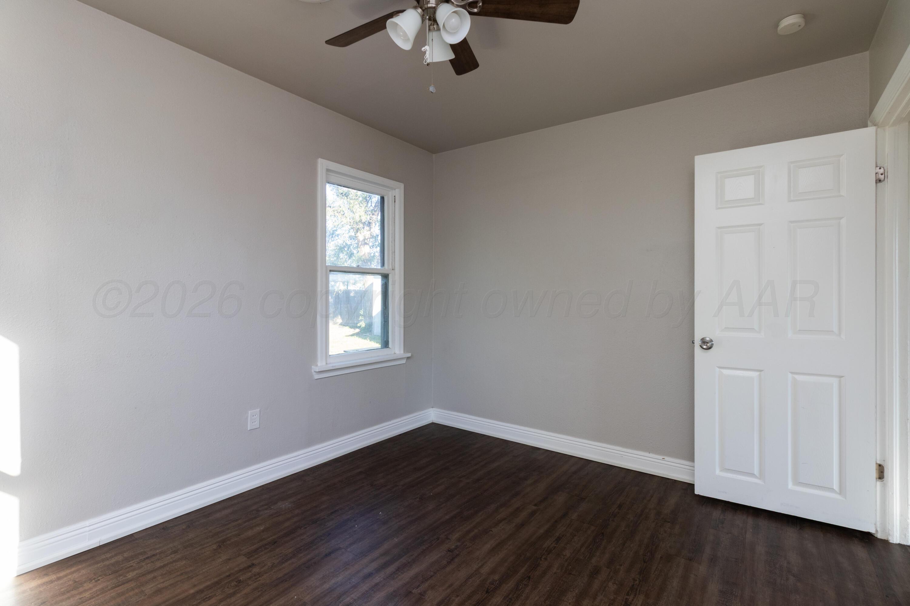 4004 S Hughes Street Property Photo 20