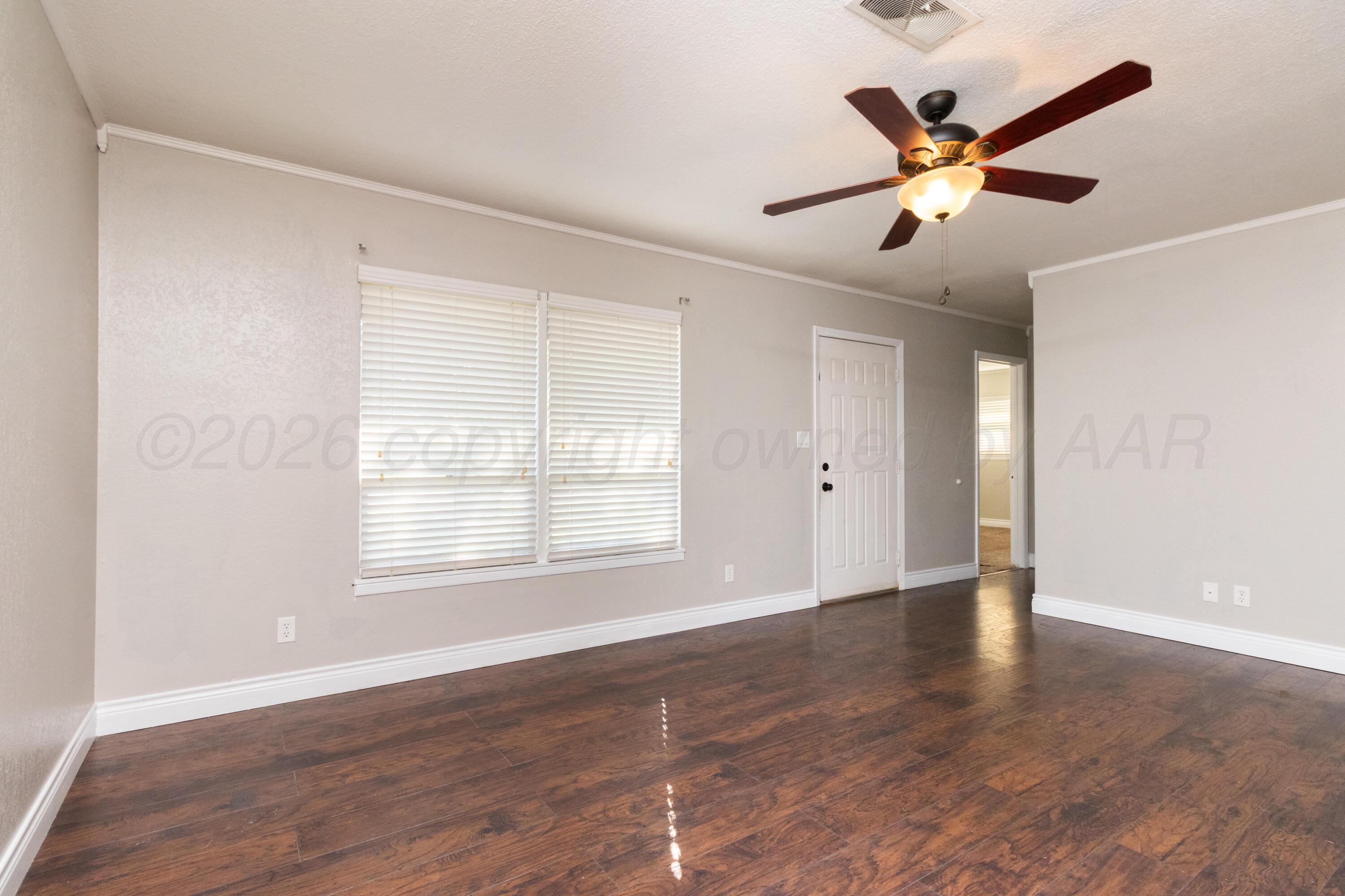 2926 Dunaway Street Property Photo 4