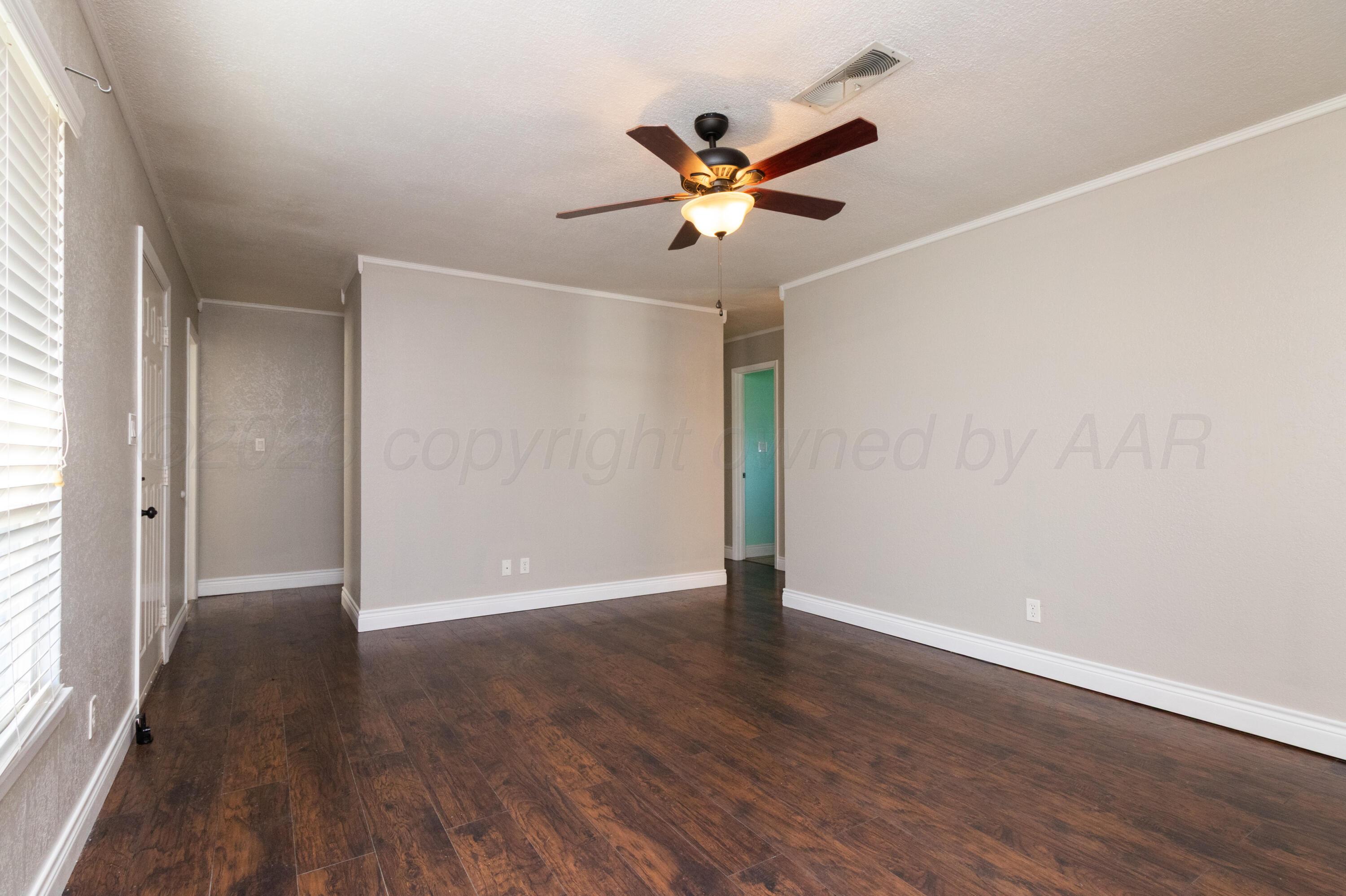 2926 Dunaway Street Property Photo 5