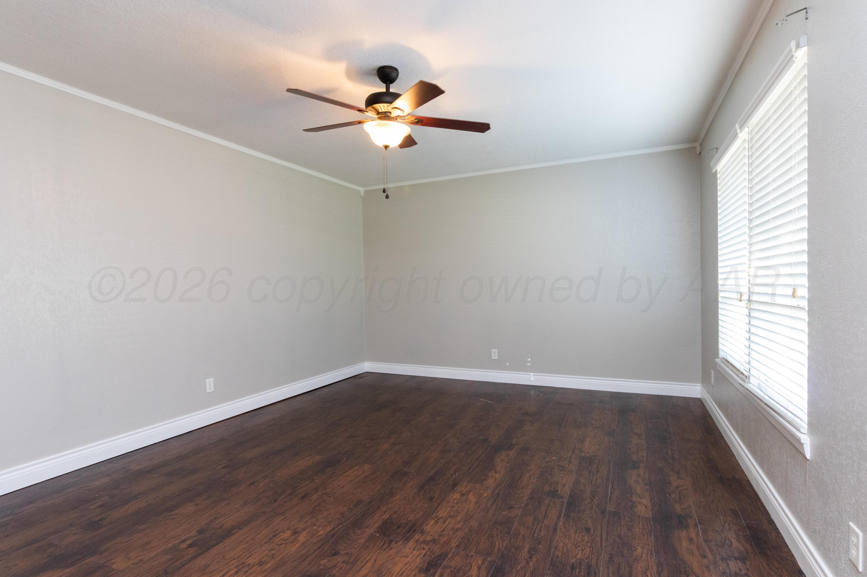 2926 Dunaway Street Property Photo 6