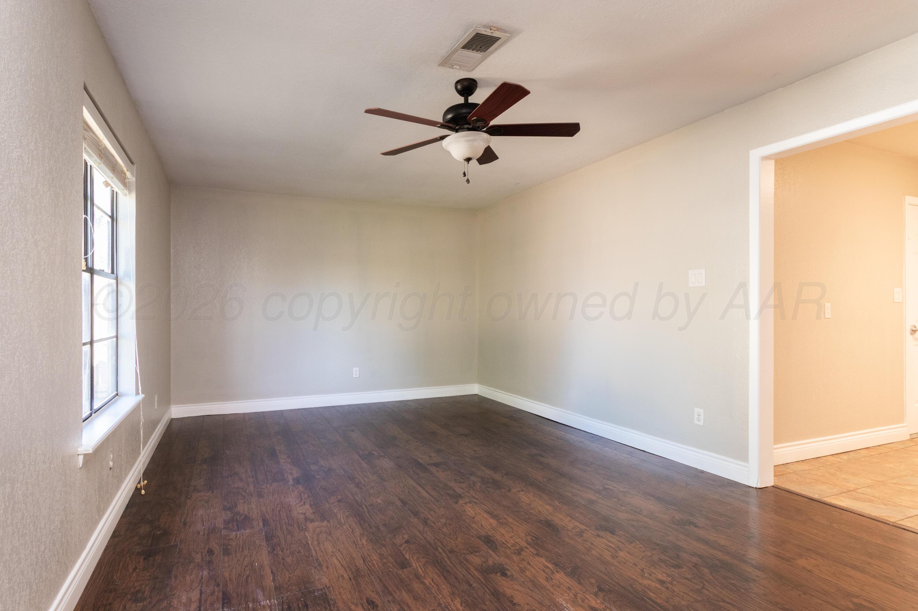 2926 Dunaway Street Property Photo 10