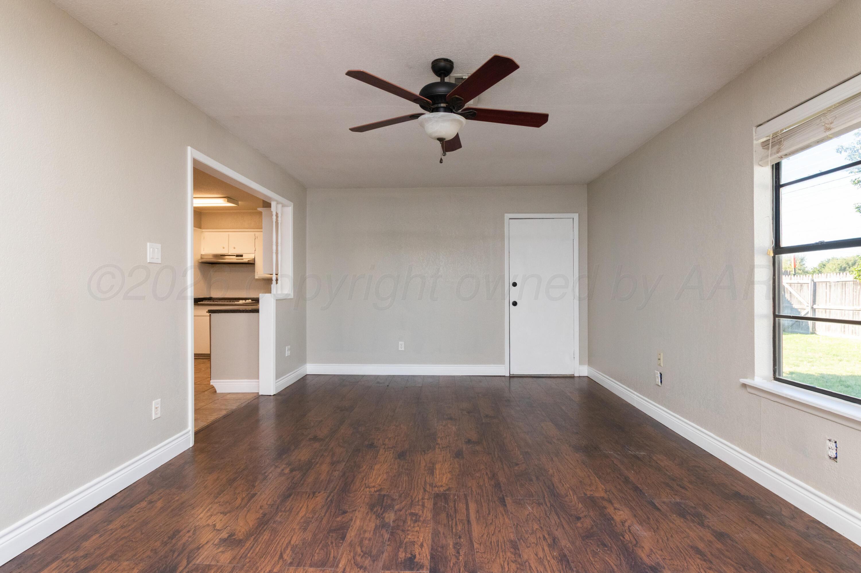 2926 Dunaway Street Property Photo 11
