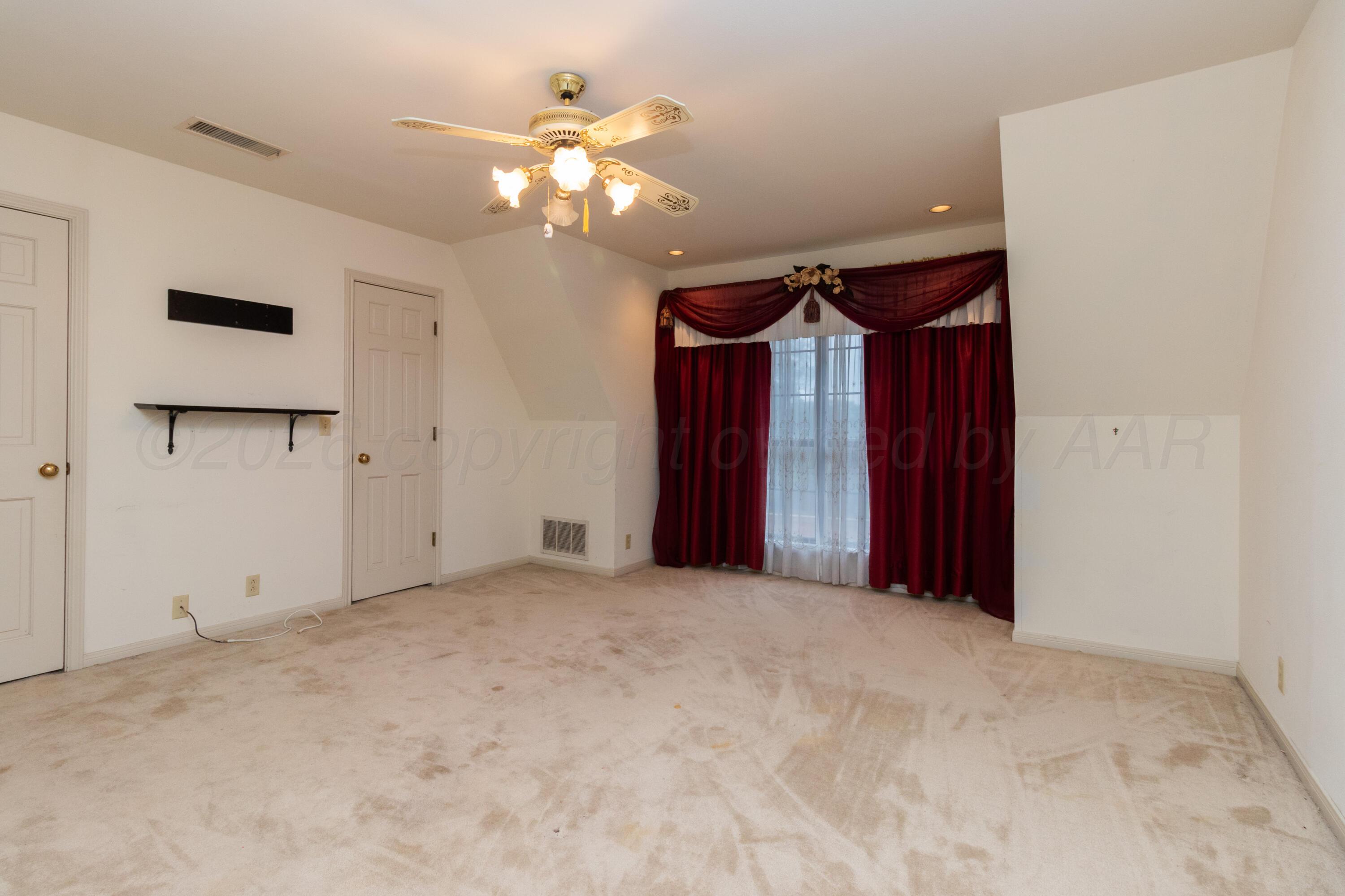 17 Quadrille Street Property Photo 35