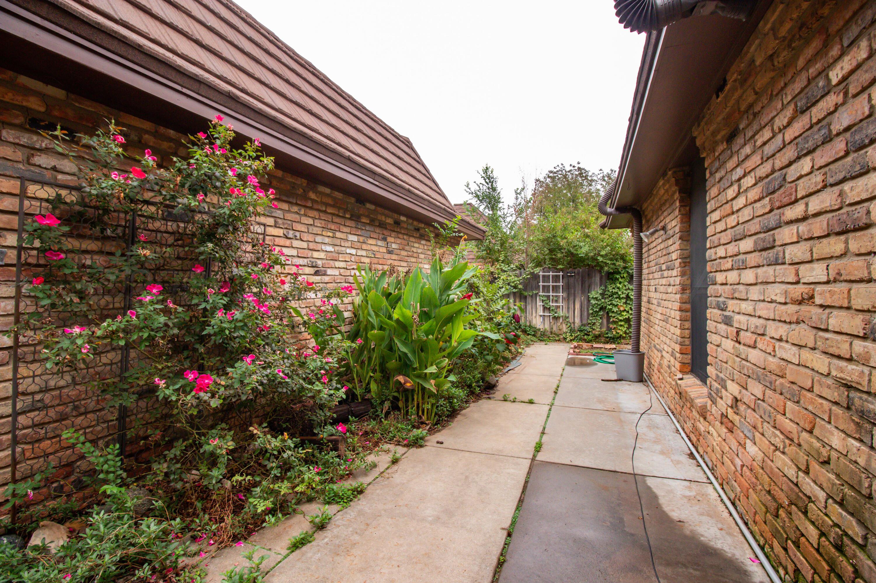 17 Quadrille Street Property Photo 40