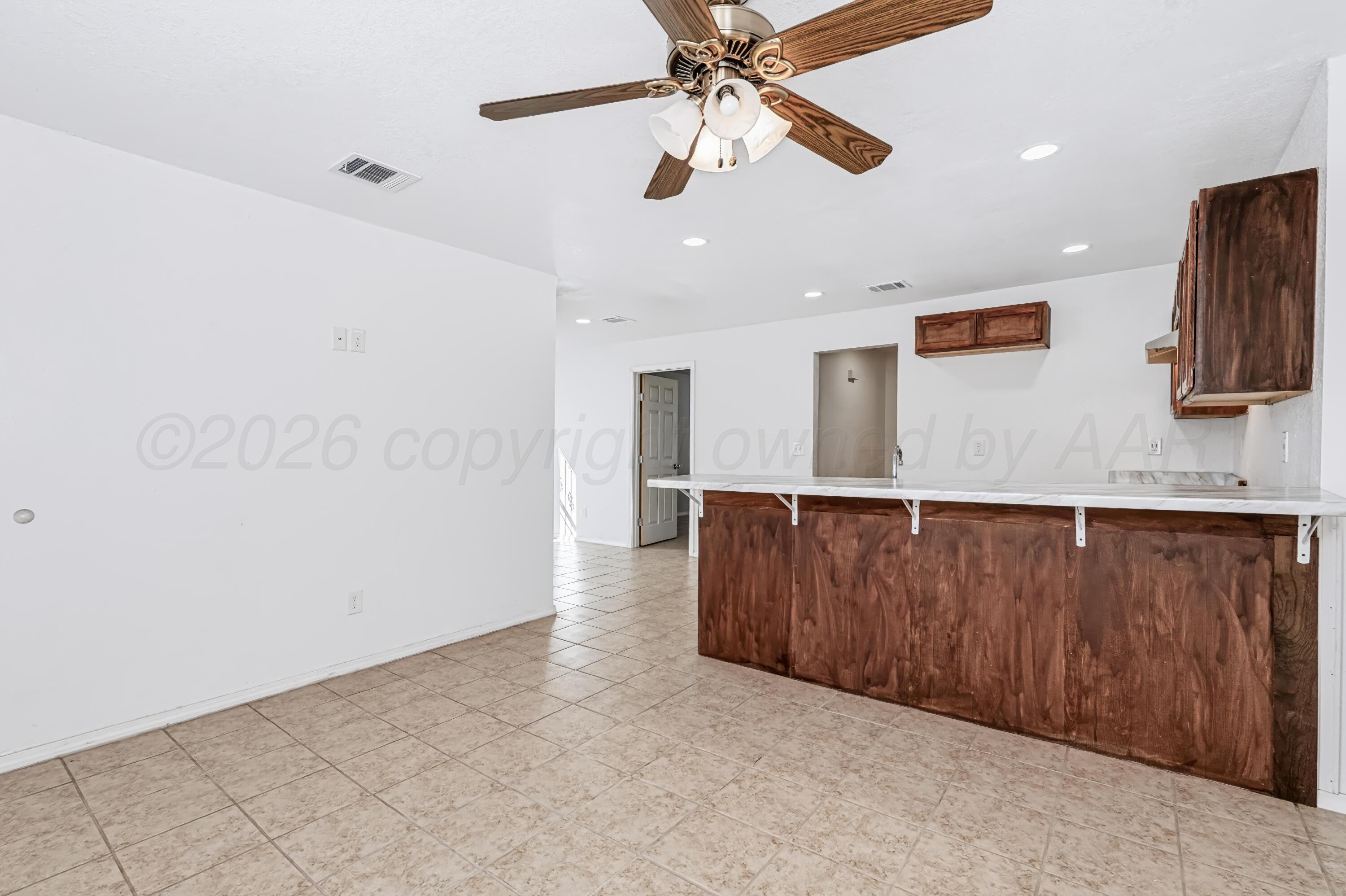 719 N Williams Street Property Photo 6