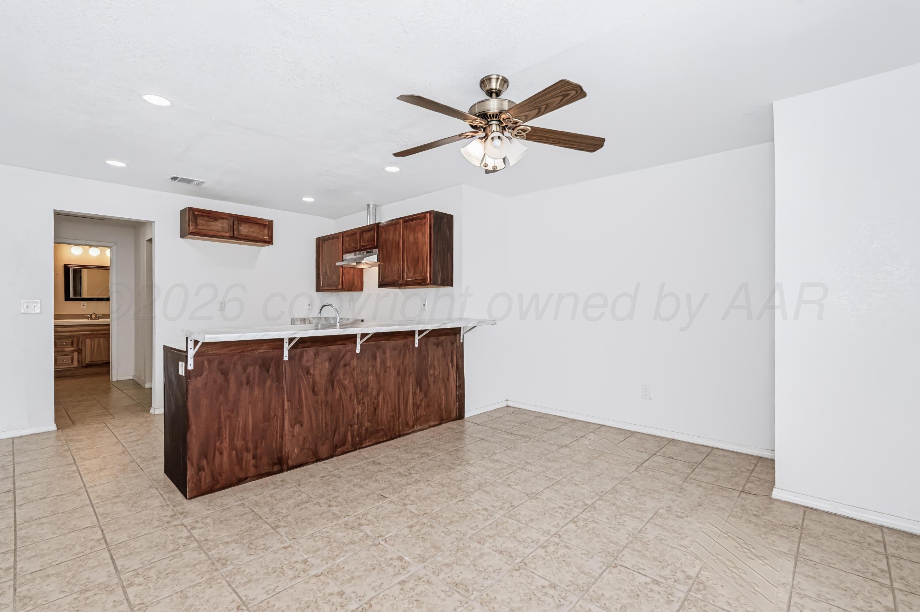 719 N Williams Street Property Photo 8