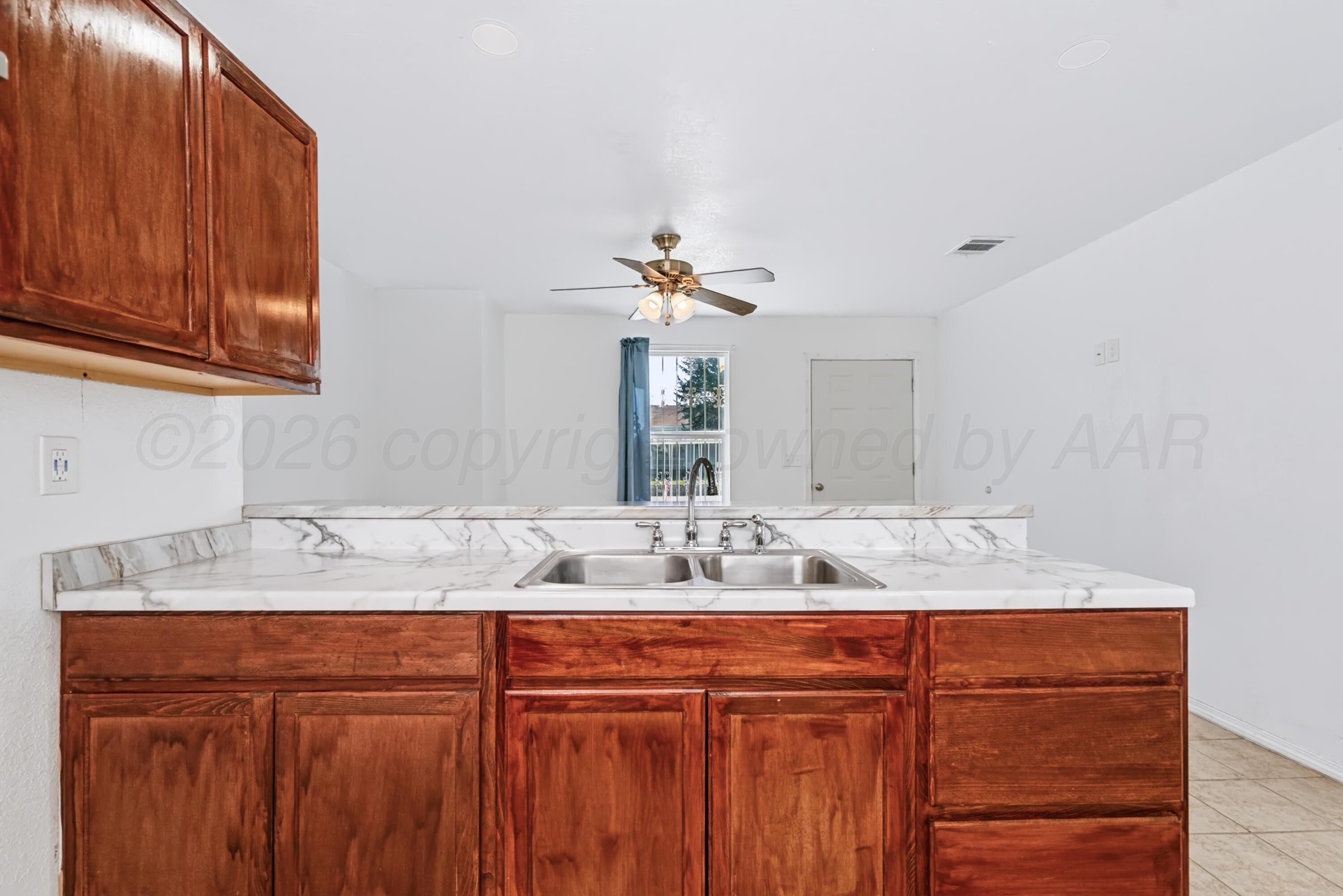 719 N Williams Street Property Photo 10
