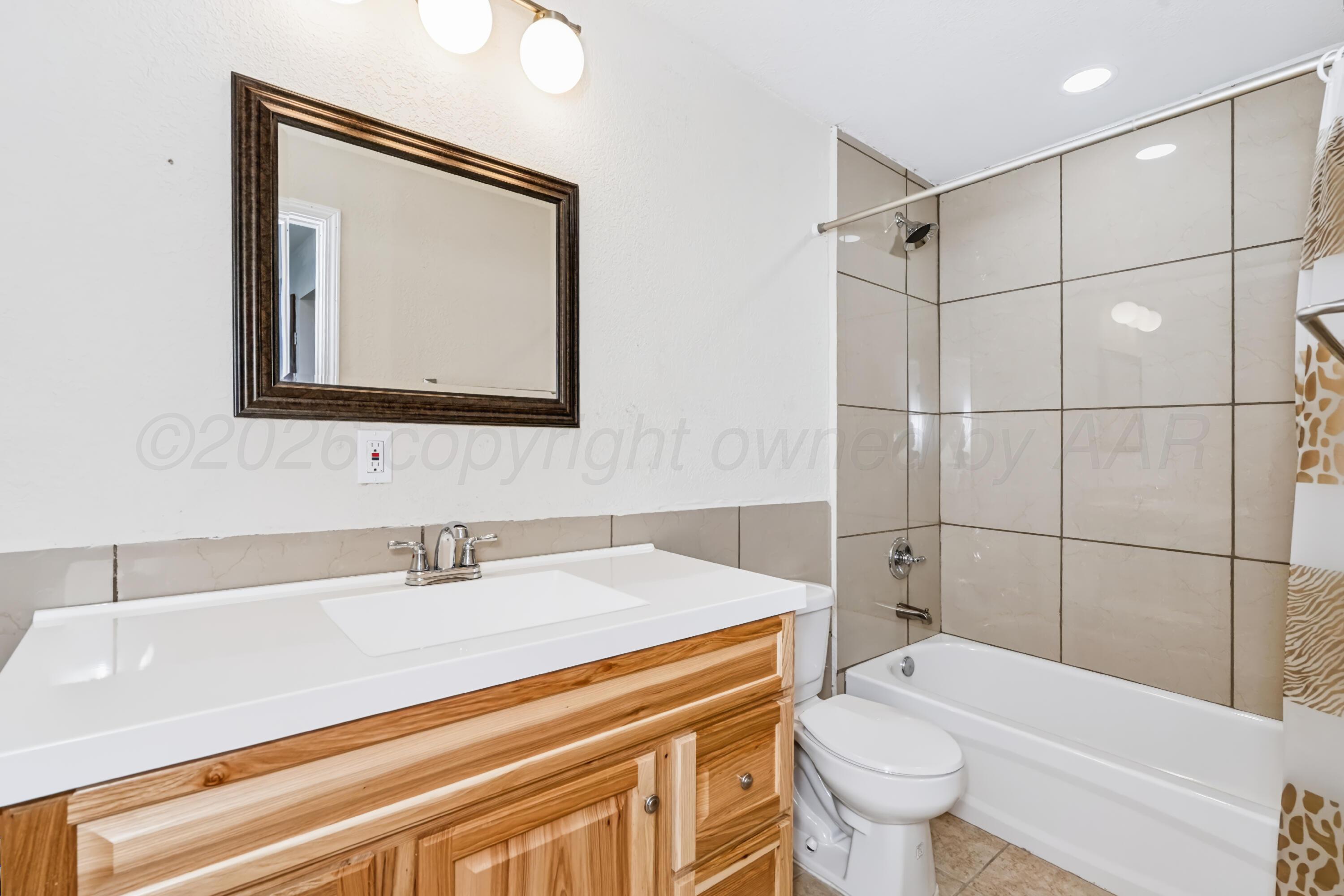 719 N Williams Street Property Photo 13