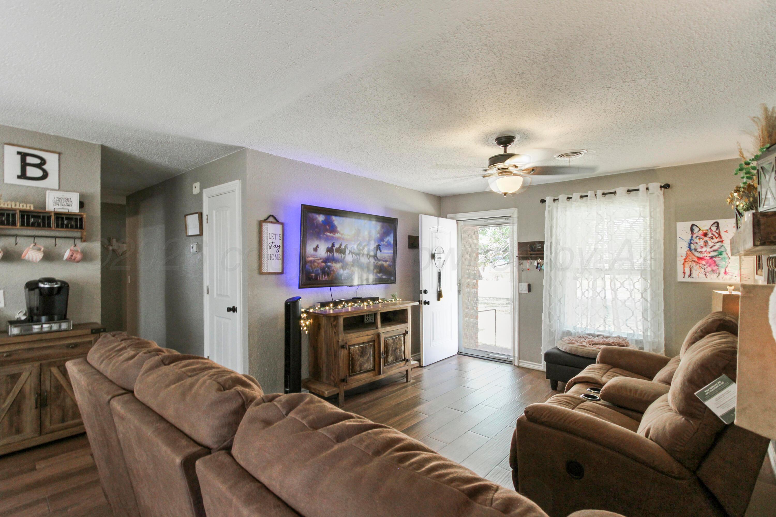 306 S Austin Street Property Photo 5